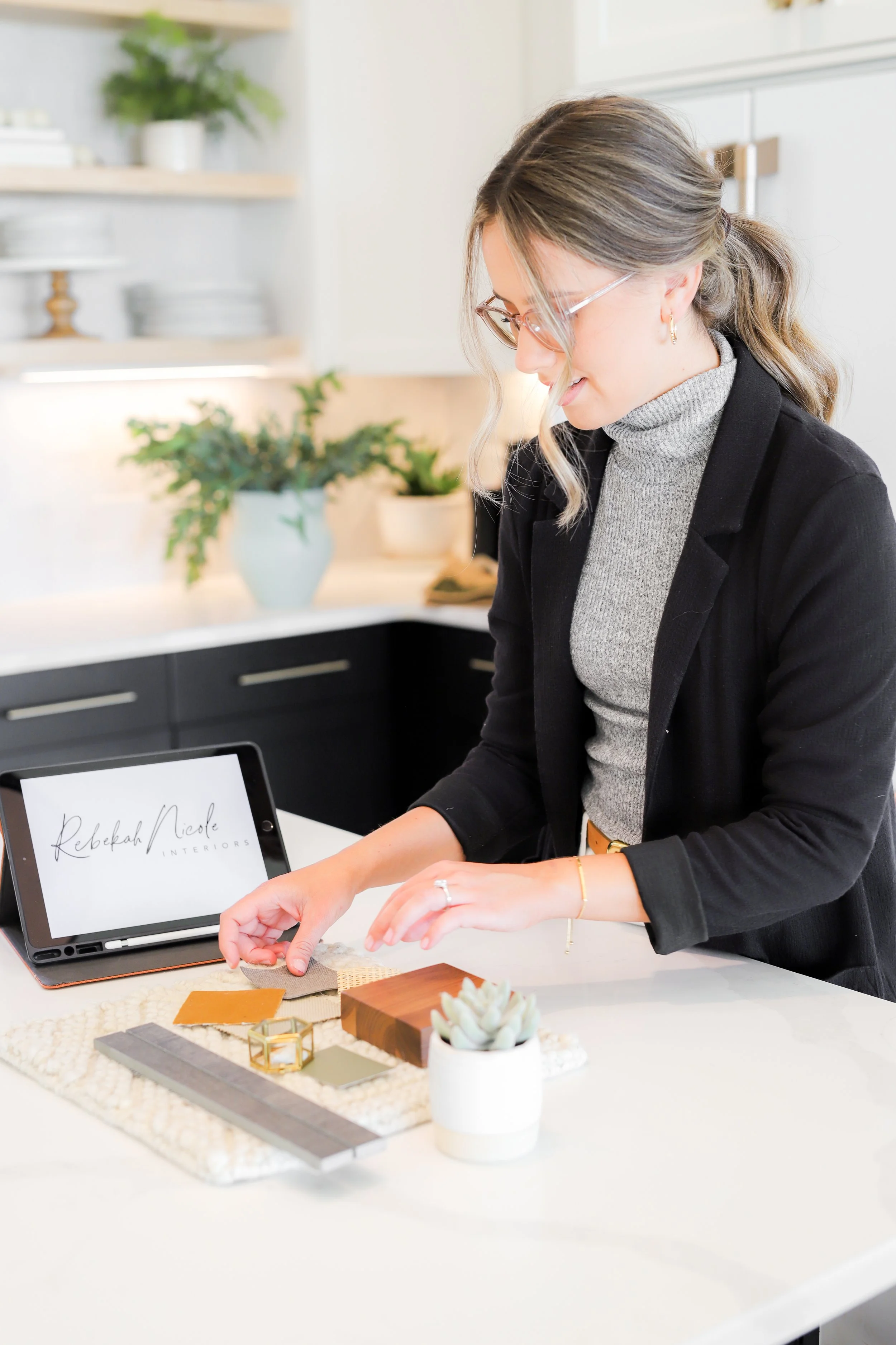 Rebekah Hernandez Branding Session-54.jpg