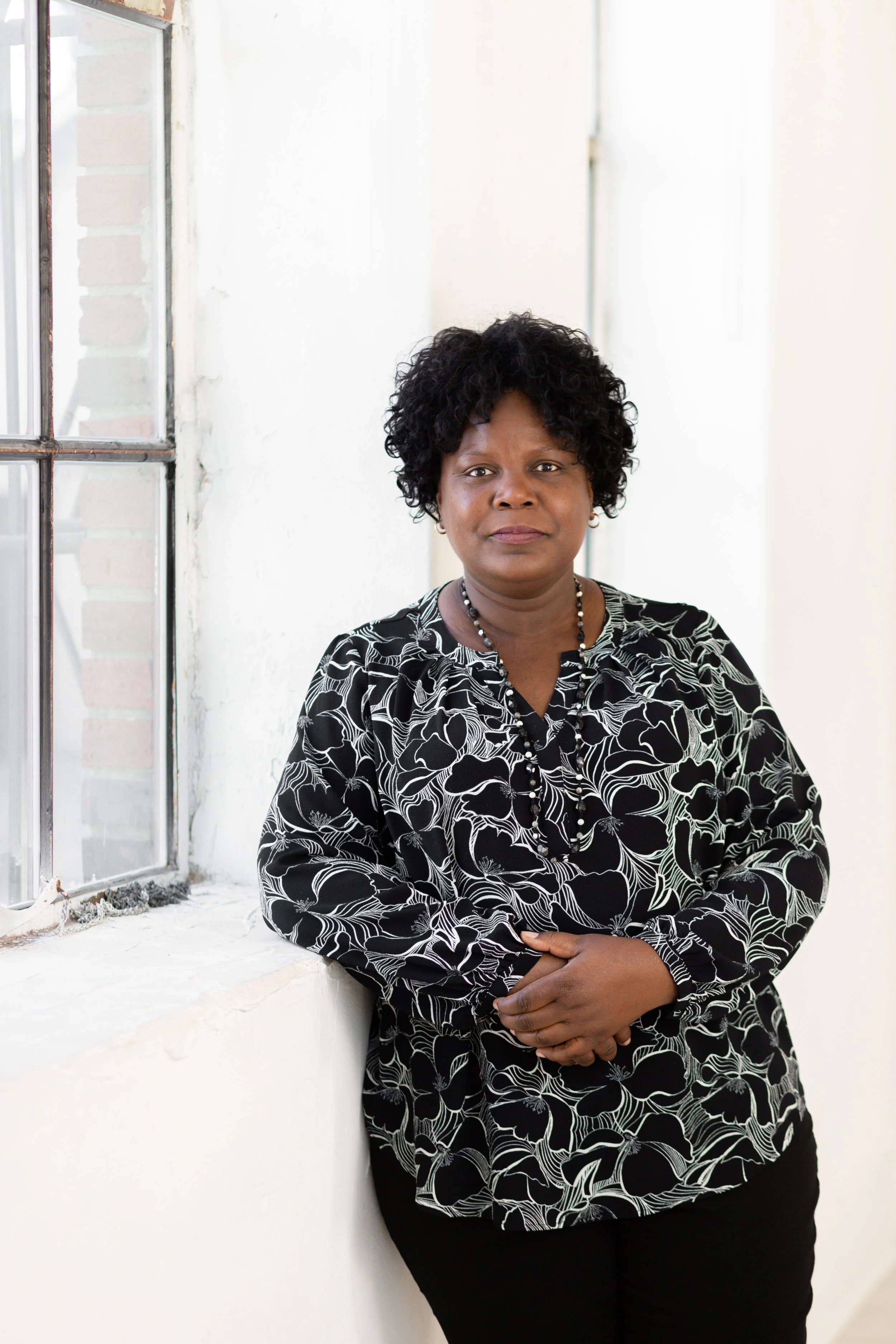 Linda Gallus Headshot Mini Session-18.jpg