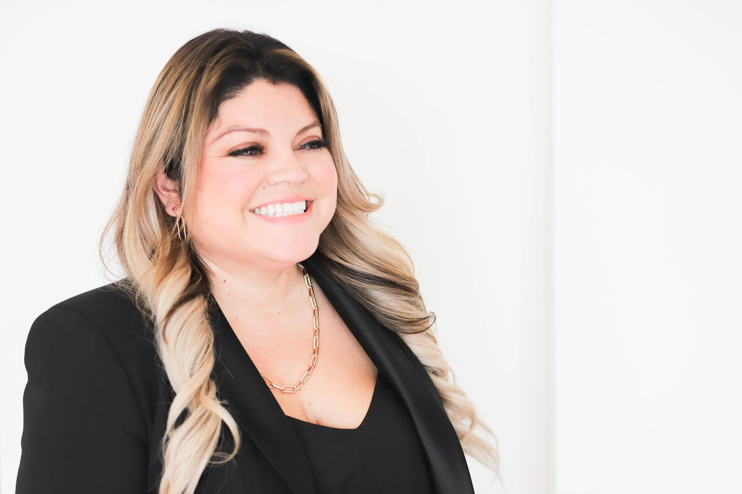 Venesa Acosta Branding Session-4.jpg