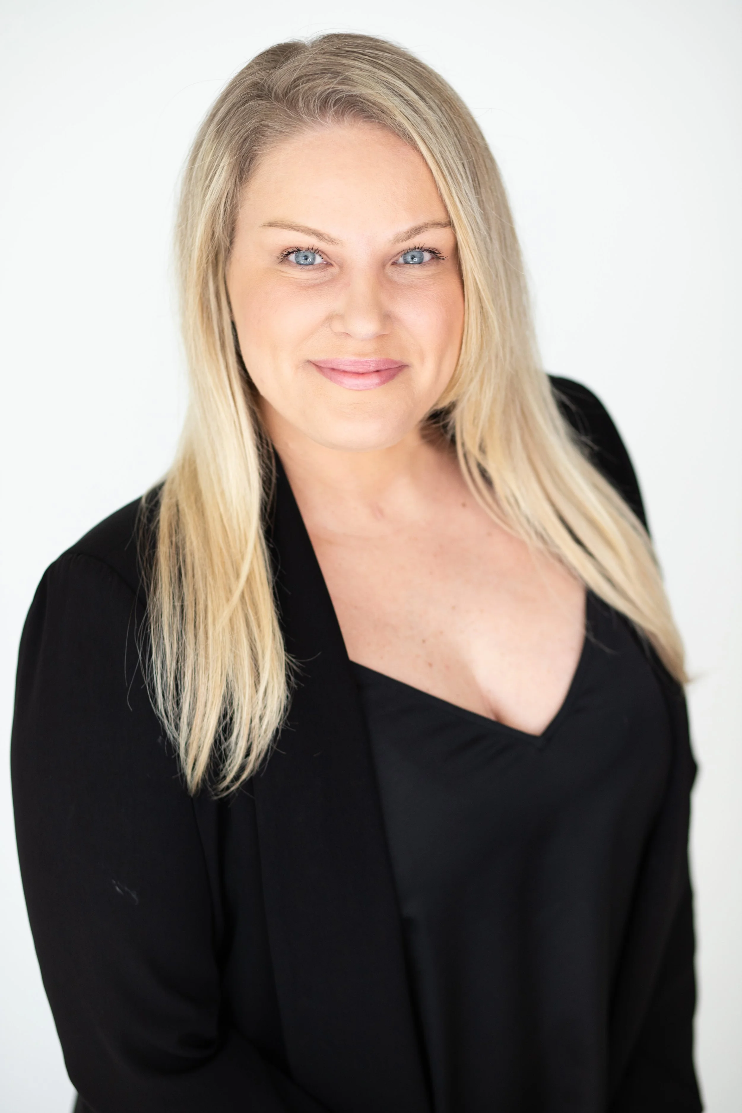 Laura Ciardetti Headshot session-1.jpg