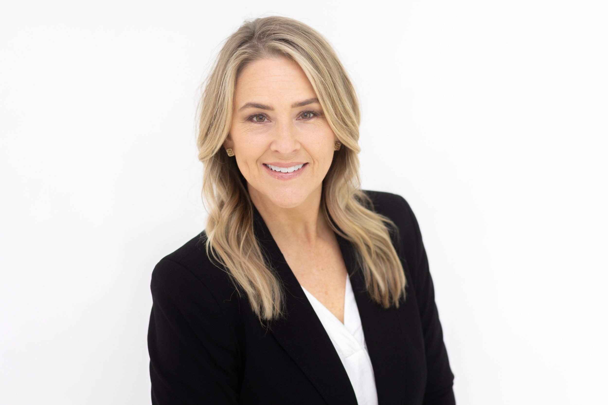 Lezlie Habern Headshot Mini Session-15.jpg