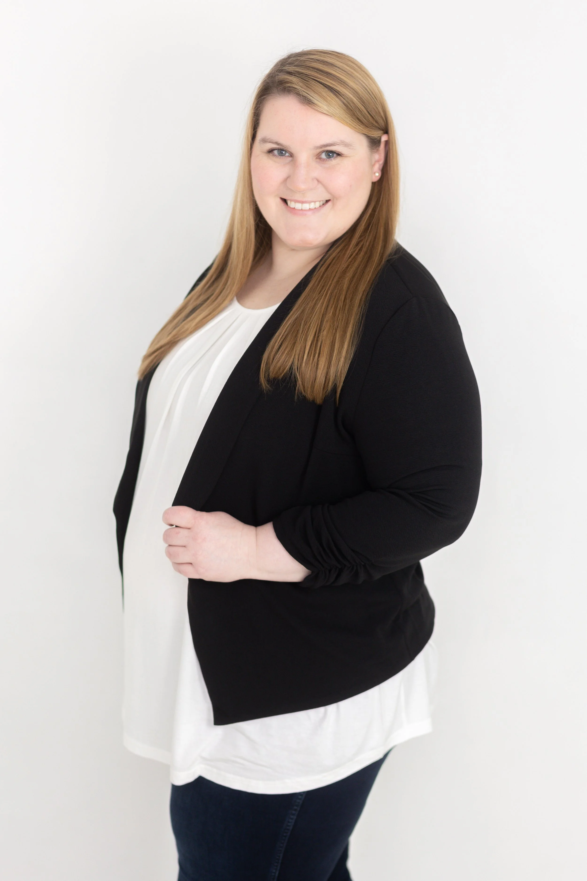 Lauren Conti Headshot Mini Session-6.jpg