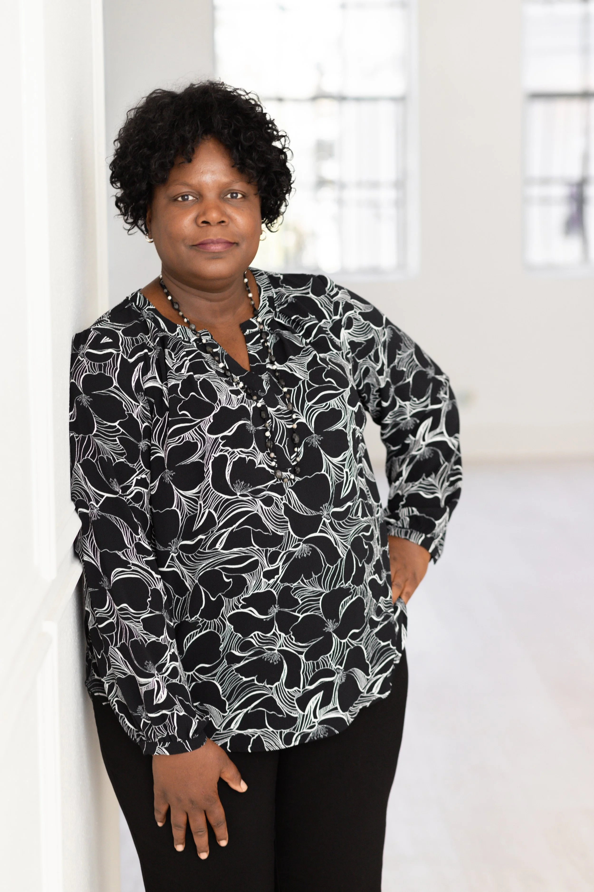 Linda Gallus Headshot Mini Session-12.jpg