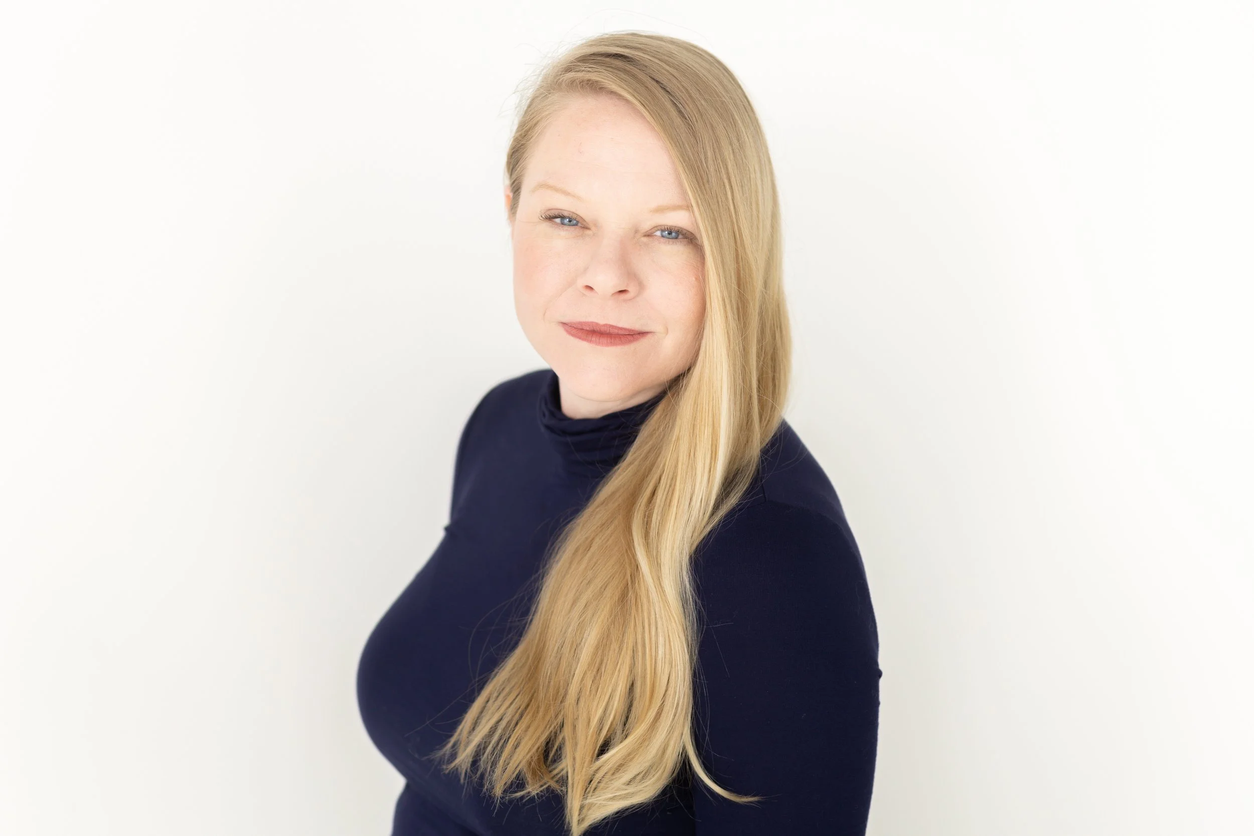 Lauren Olechna Headshot Mini Session-10.jpg