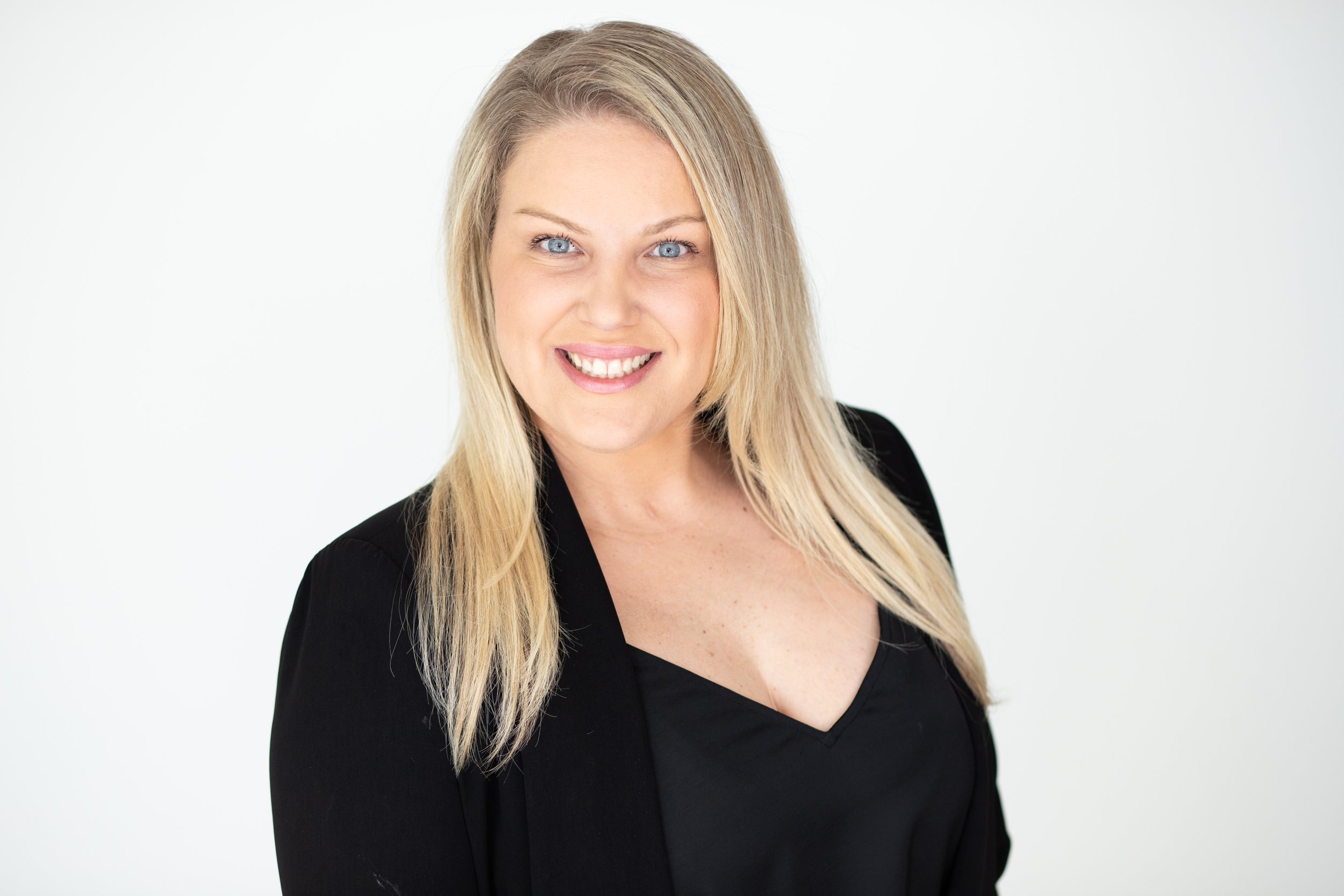 Laura Ciardetti Headshot session-5.jpg