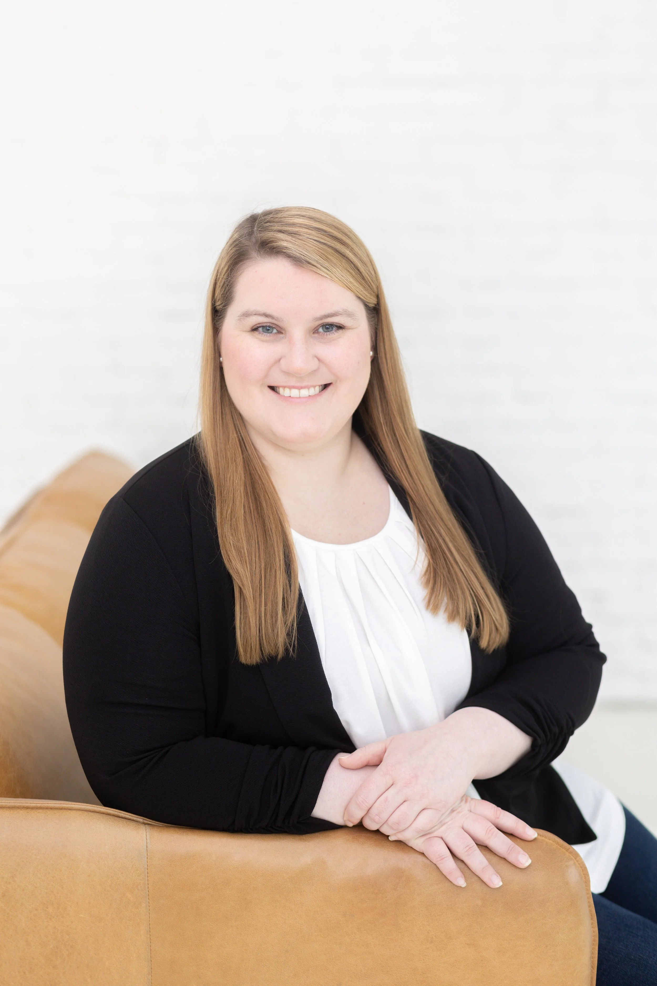 Lauren Conti Headshot Mini Session-9.jpg