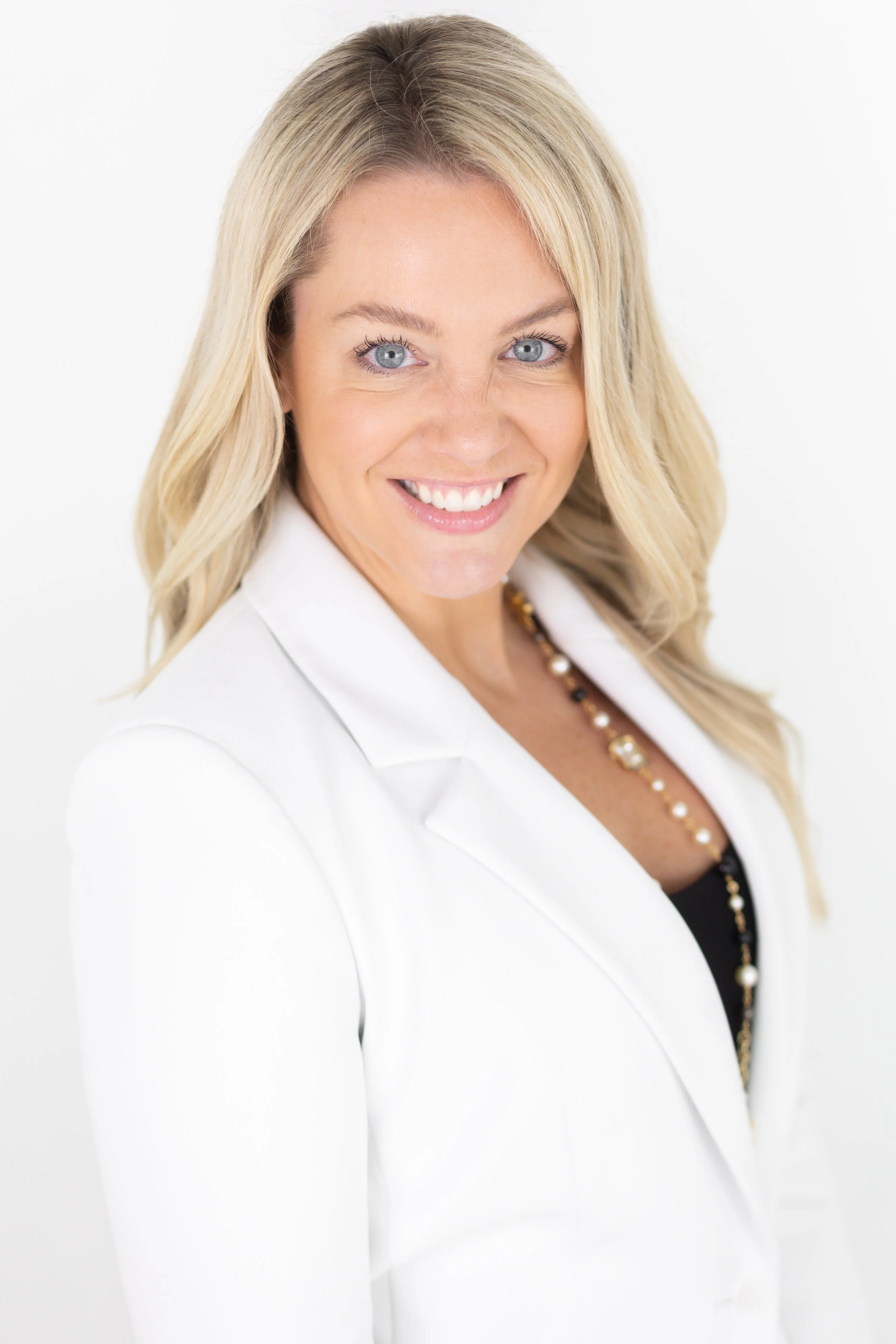 Jesselyn Hayes Headshot Mini Session-12.jpg