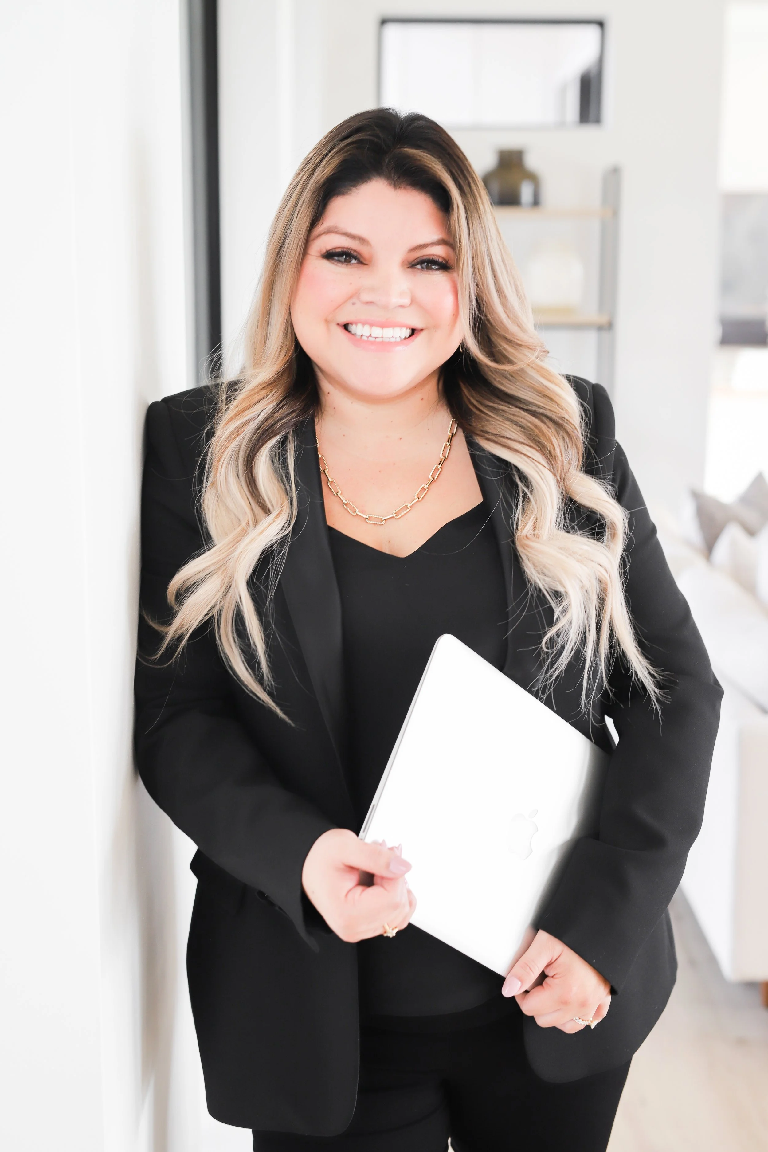 Venesa Acosta Branding Session-30.jpg