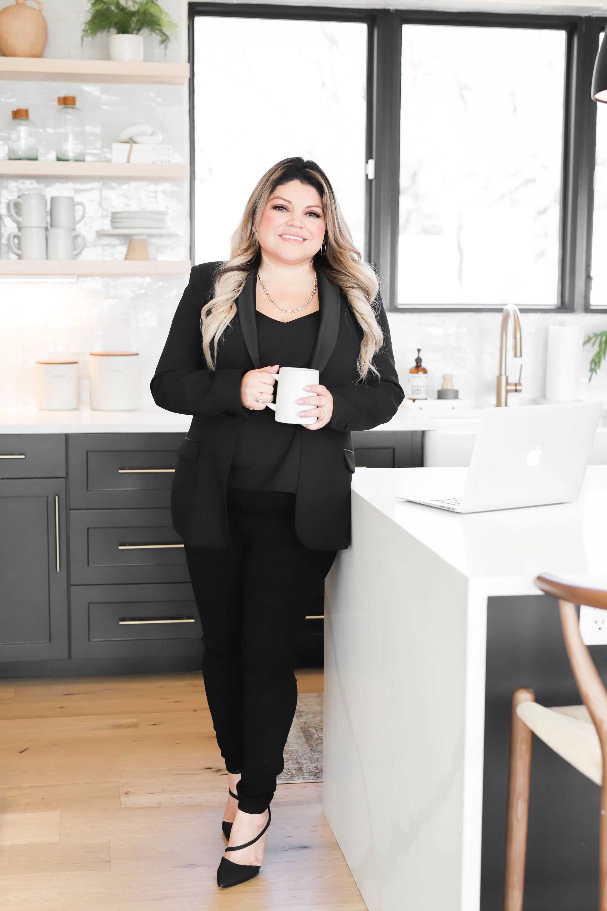 Venesa Acosta Branding Session-9.jpg