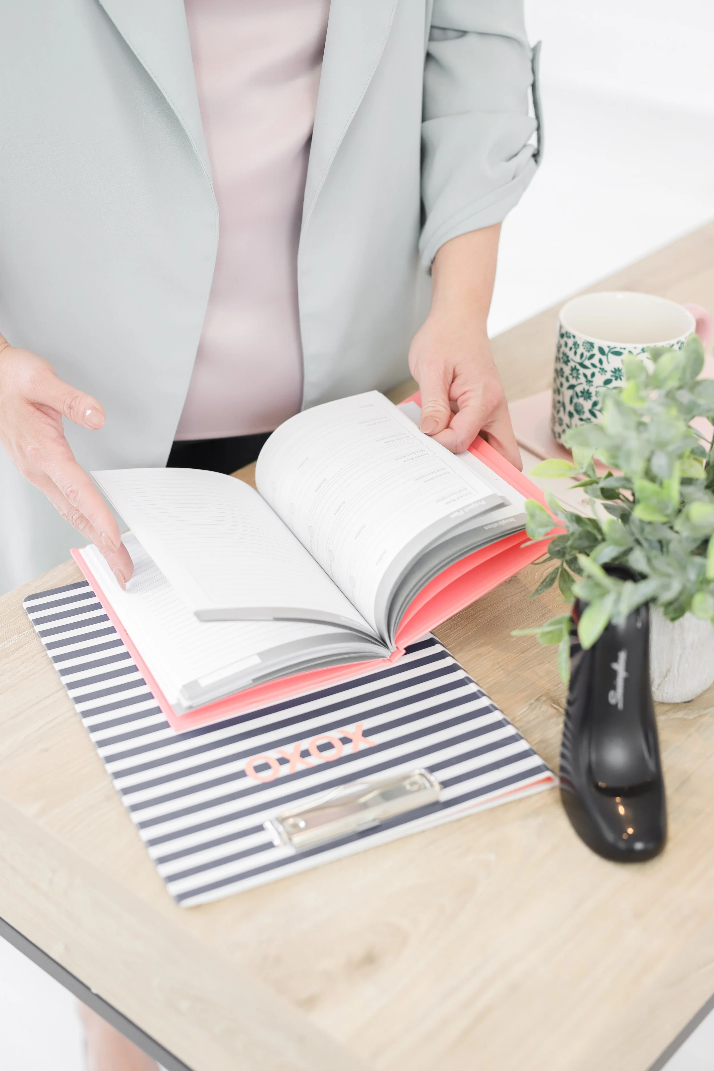 Haley and Amber Branding Session -11.jpg