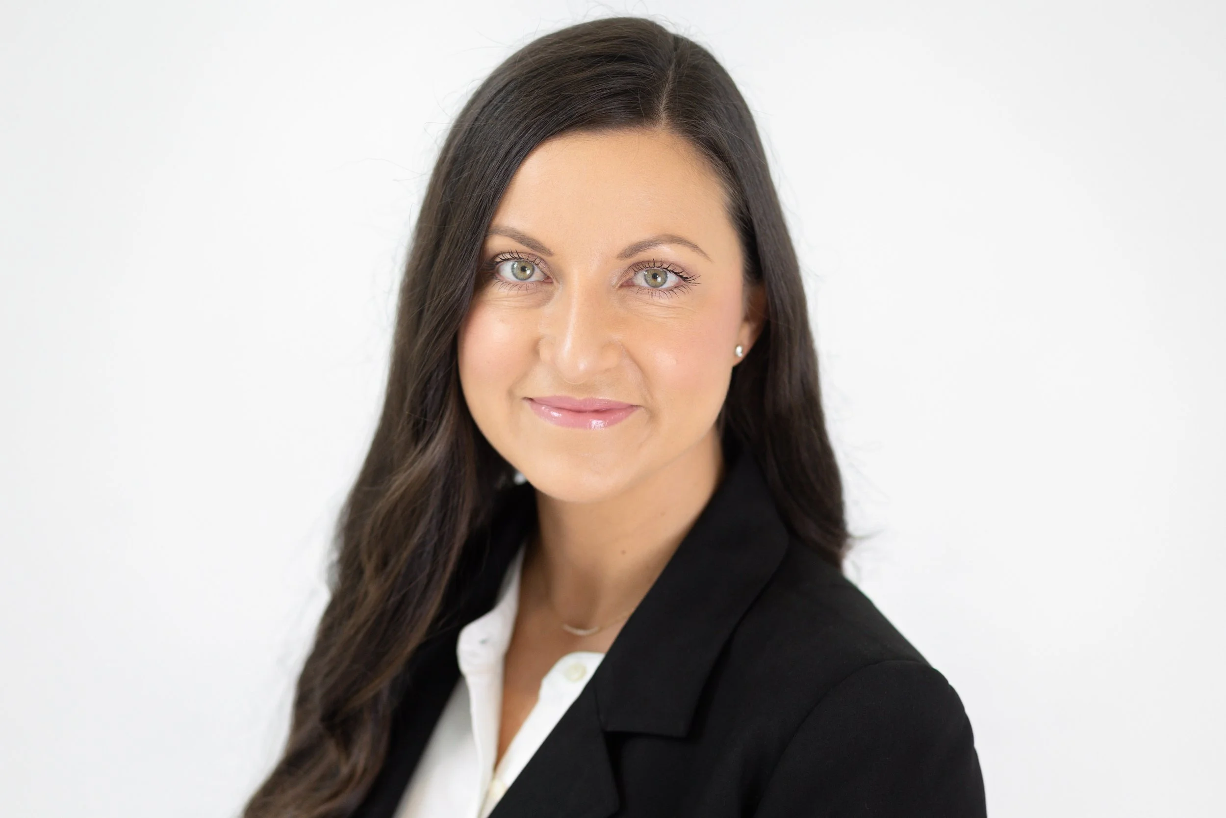 Lauren Edmisson Headshot Mini Session-7.jpg