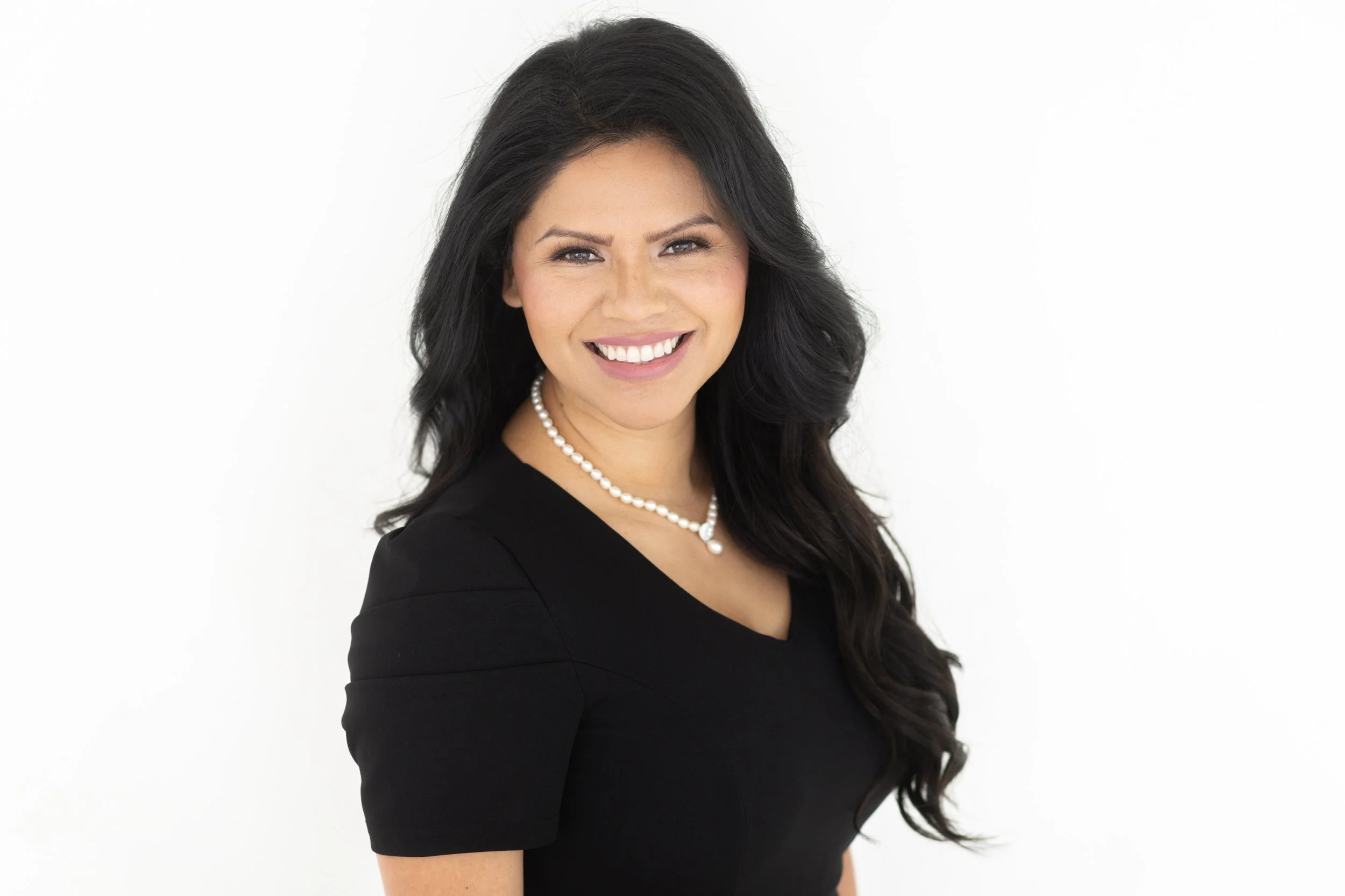 Claudia Knight Headshot Mini Session-3.jpg