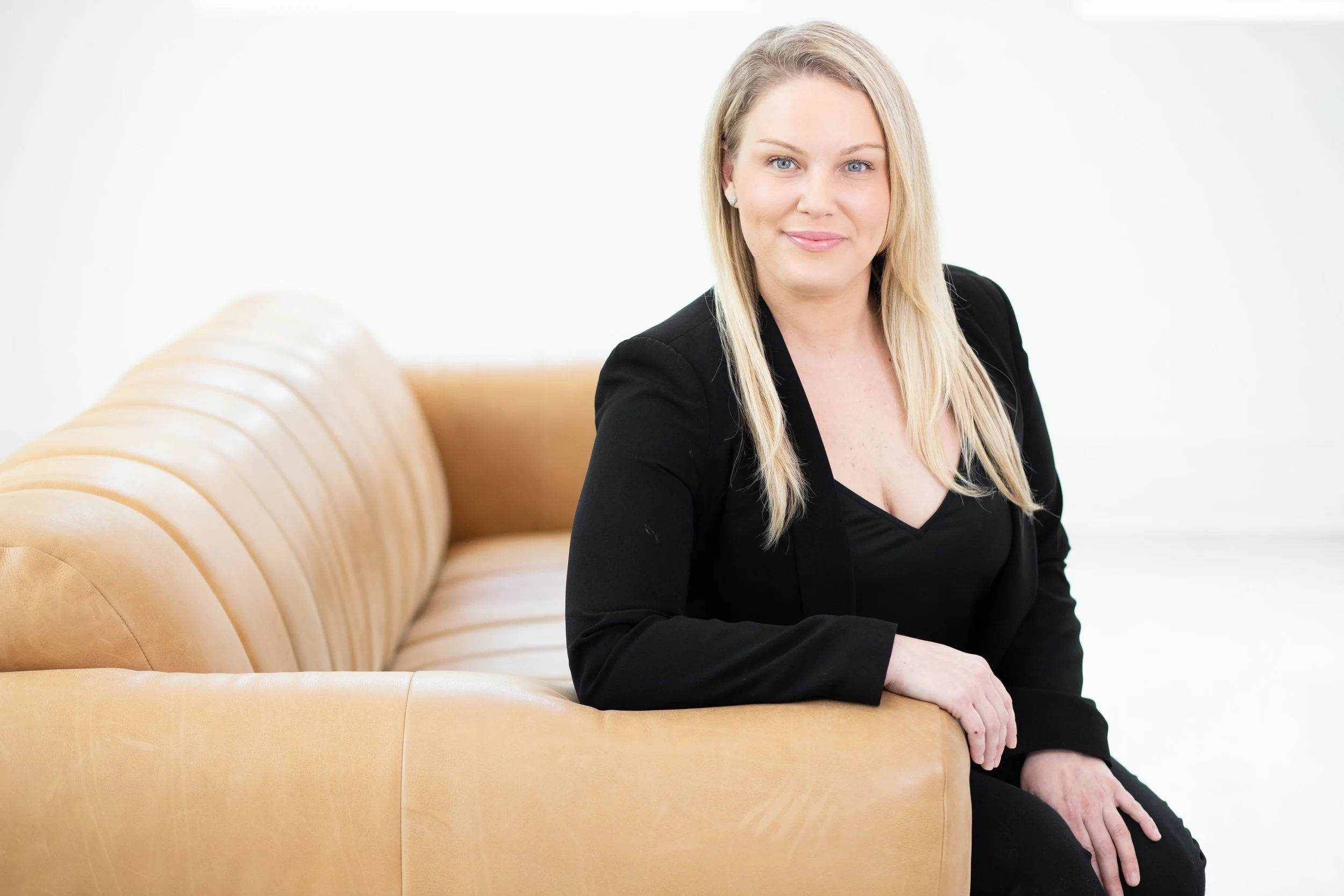 Laura Ciardetti Headshot session-19.jpg