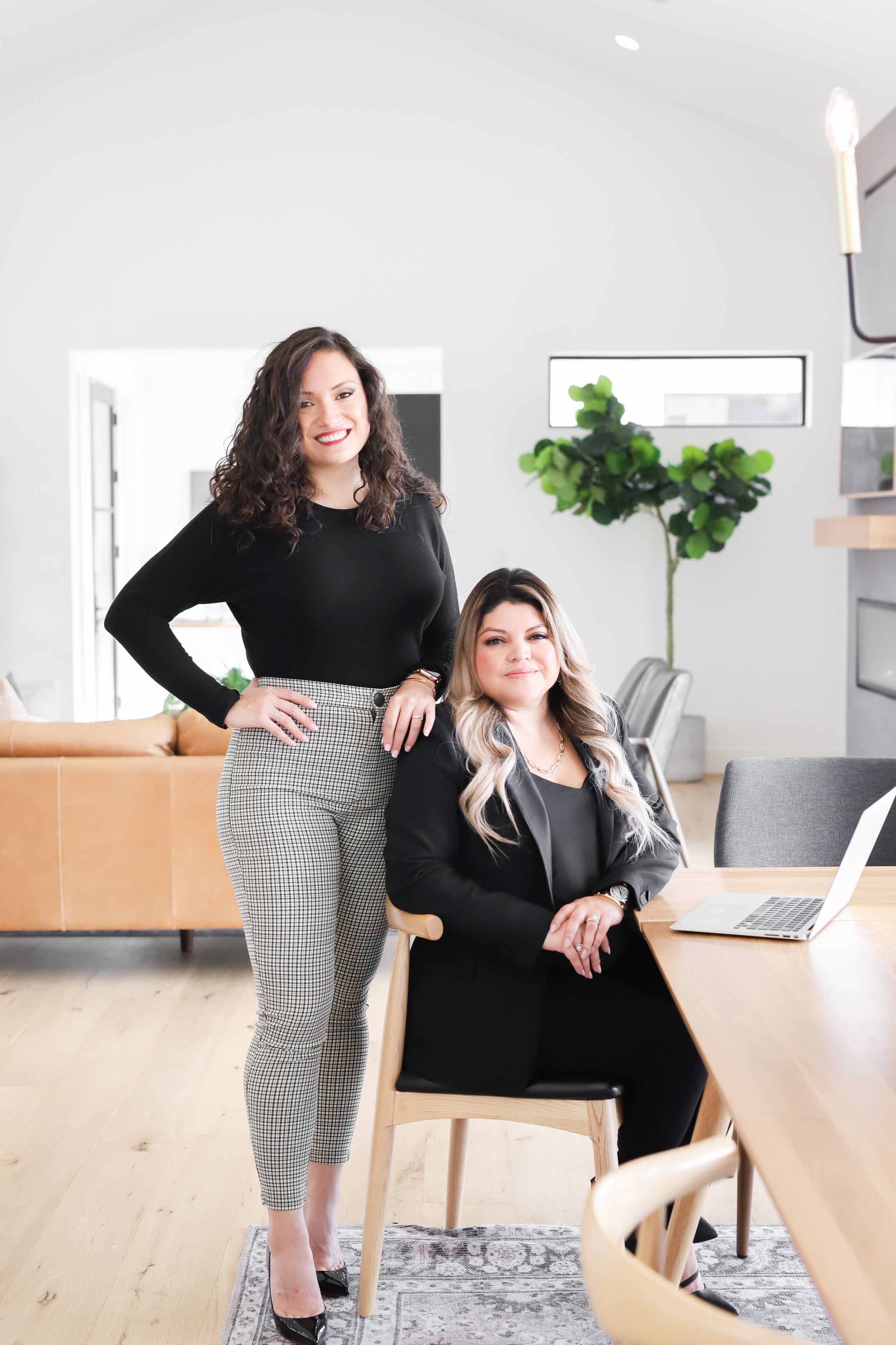 Venesa Acosta Branding Session-36.jpg