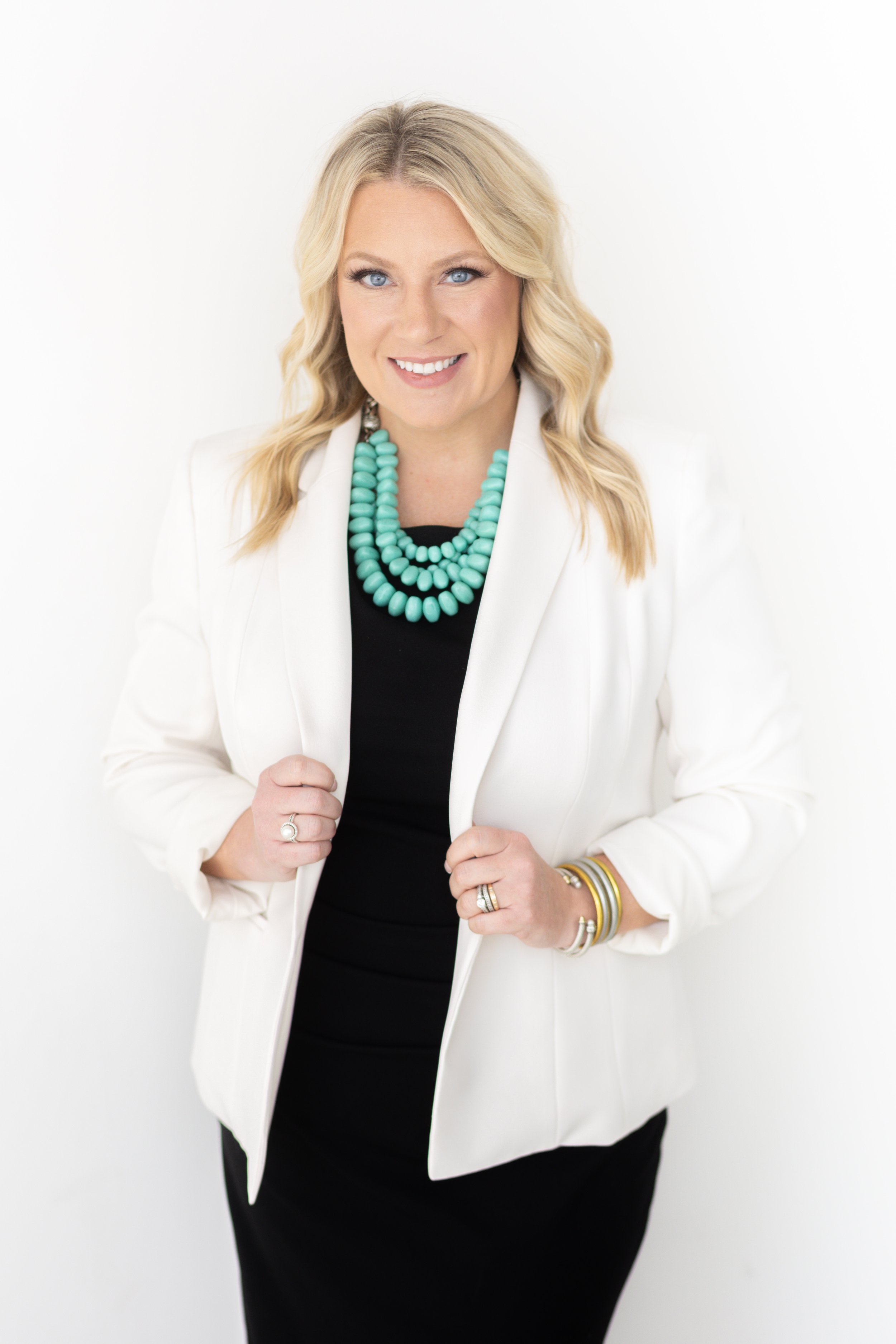 Melissa Heiss Headshot Mini Session-6.jpg