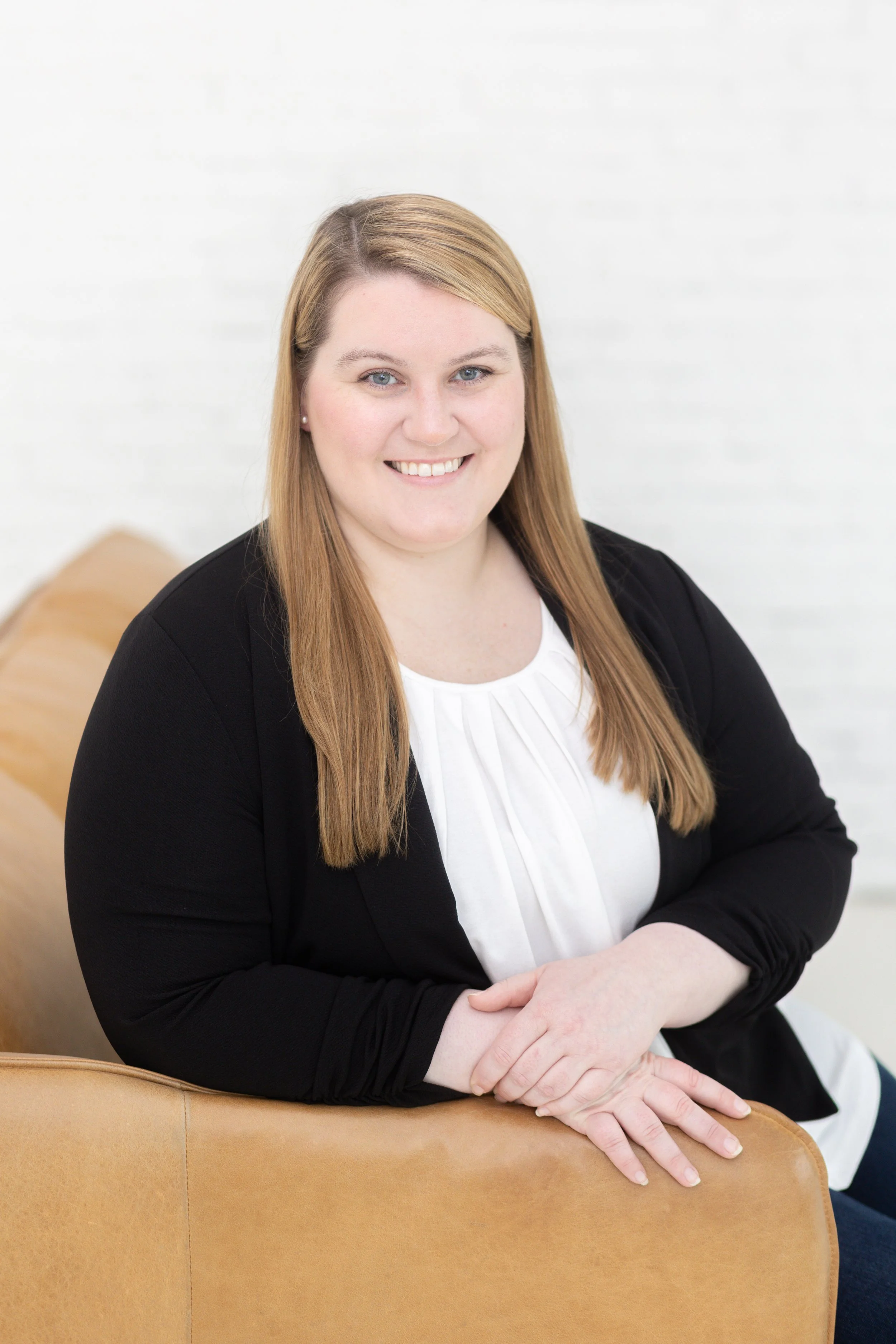 Lauren Conti Headshot Mini Session-8.jpg