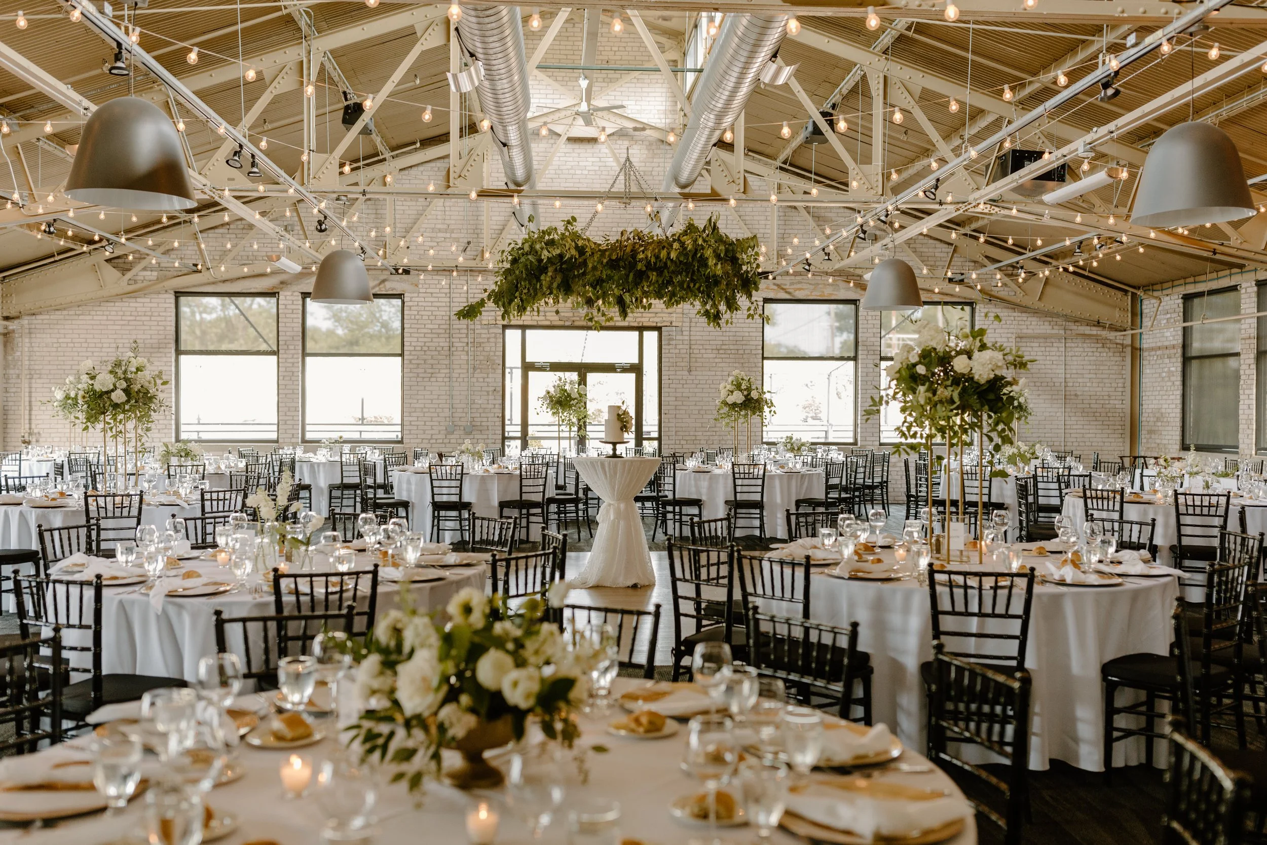 Holland-Michigan-Baker-Lofts-Quincy-Tyler-Wedding-Tylee-Shay-Photography-2022-476.jpg