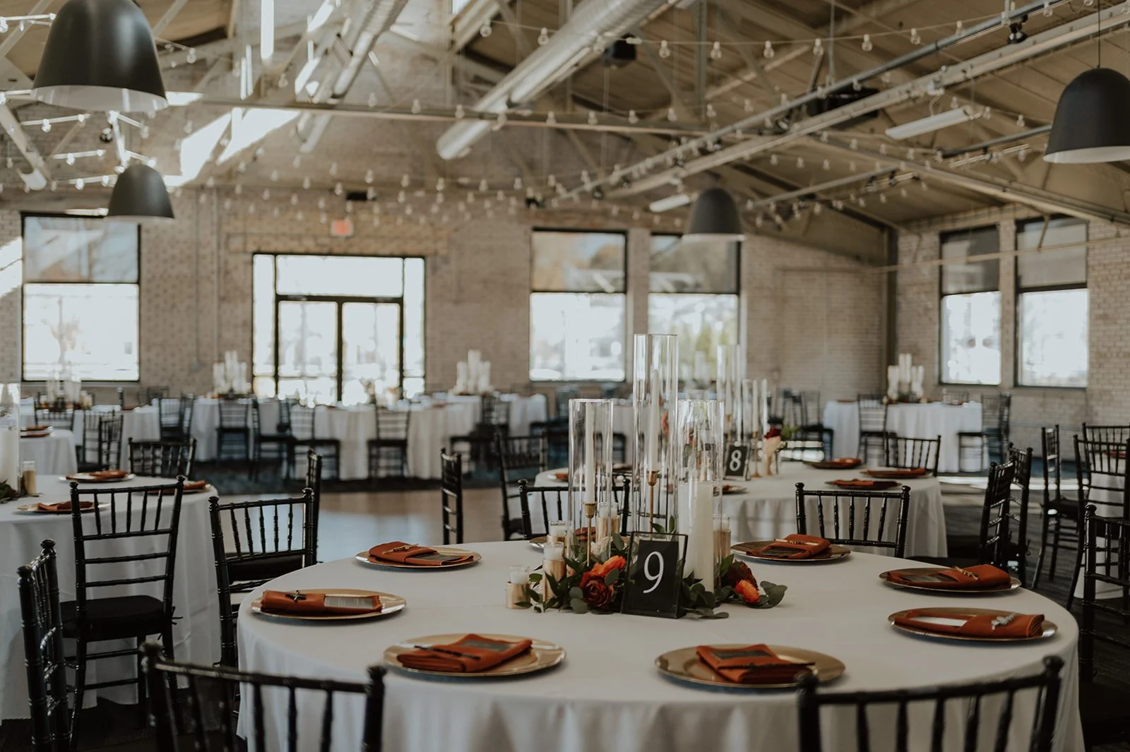 Flexible Layouts, No Pressure: Book the full venue or a single space. Create grand arches, statement displays, or keep it simple — the space is beautifully adaptable.
