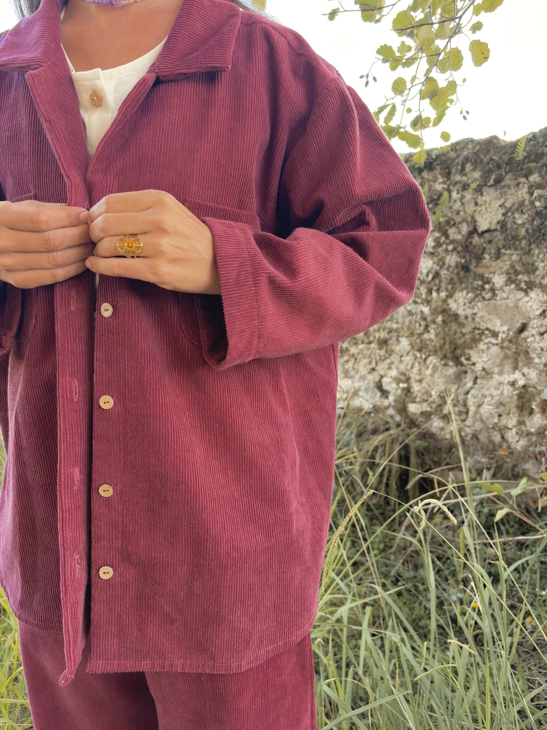camisa-tara-pana-burdeos-algodon-organico-2.webp