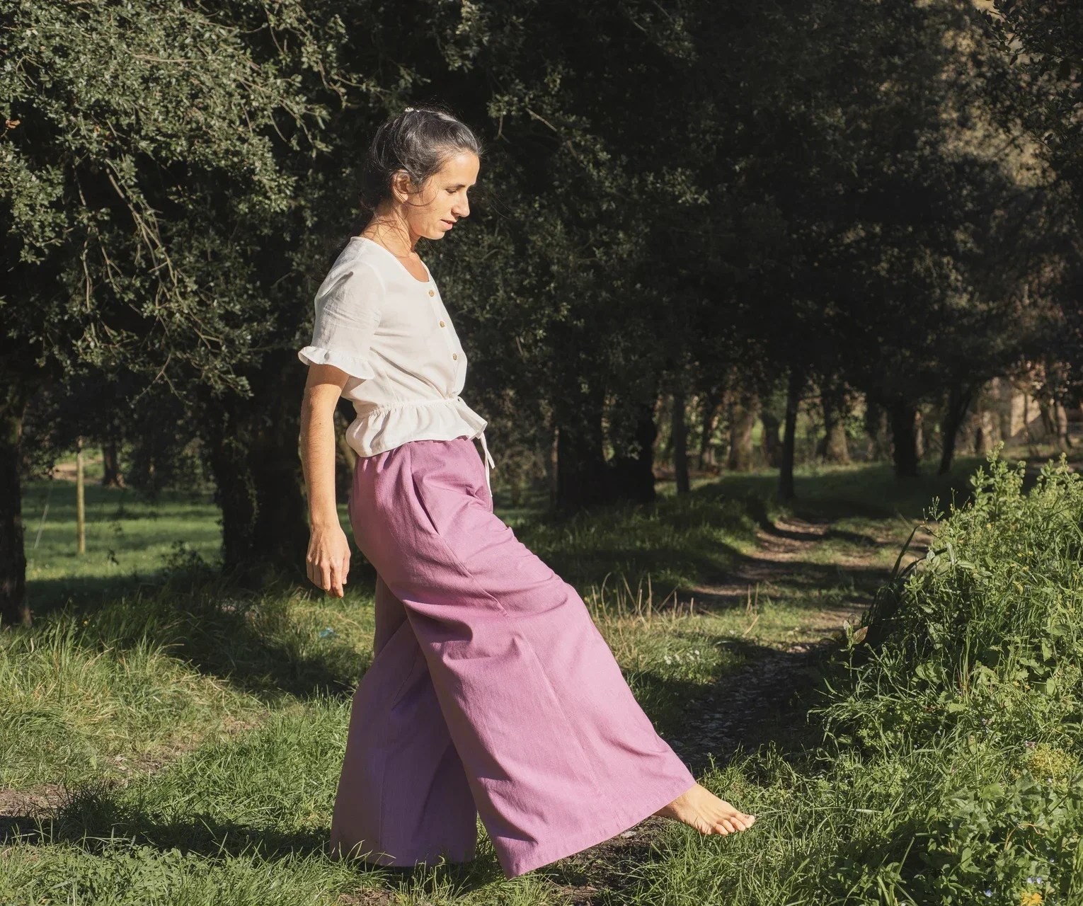 pantalon-orekan-algodon-organico-violeta-pata-ancha-1.webp