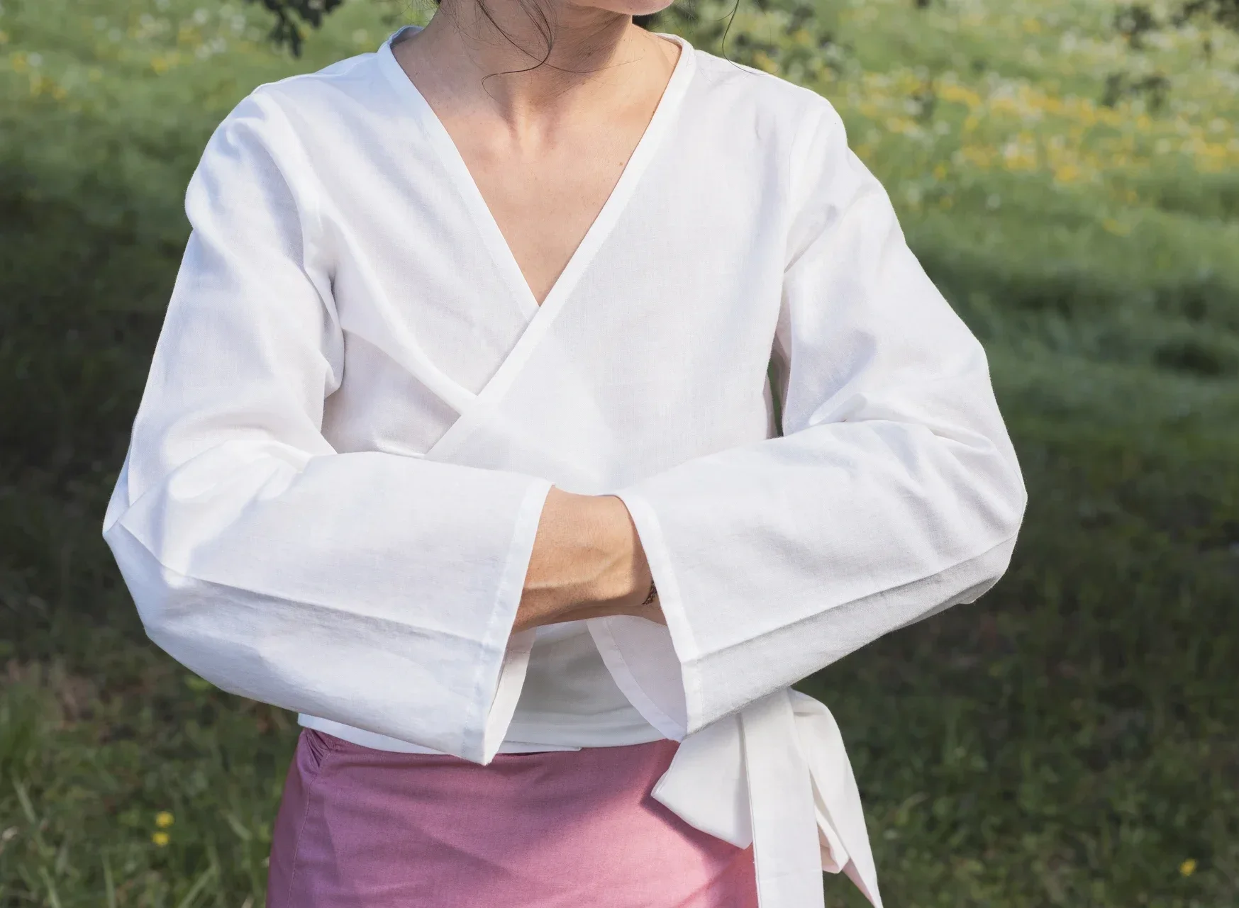 blusa-kali-cruzada-algodon-organico-blanco-0.webp