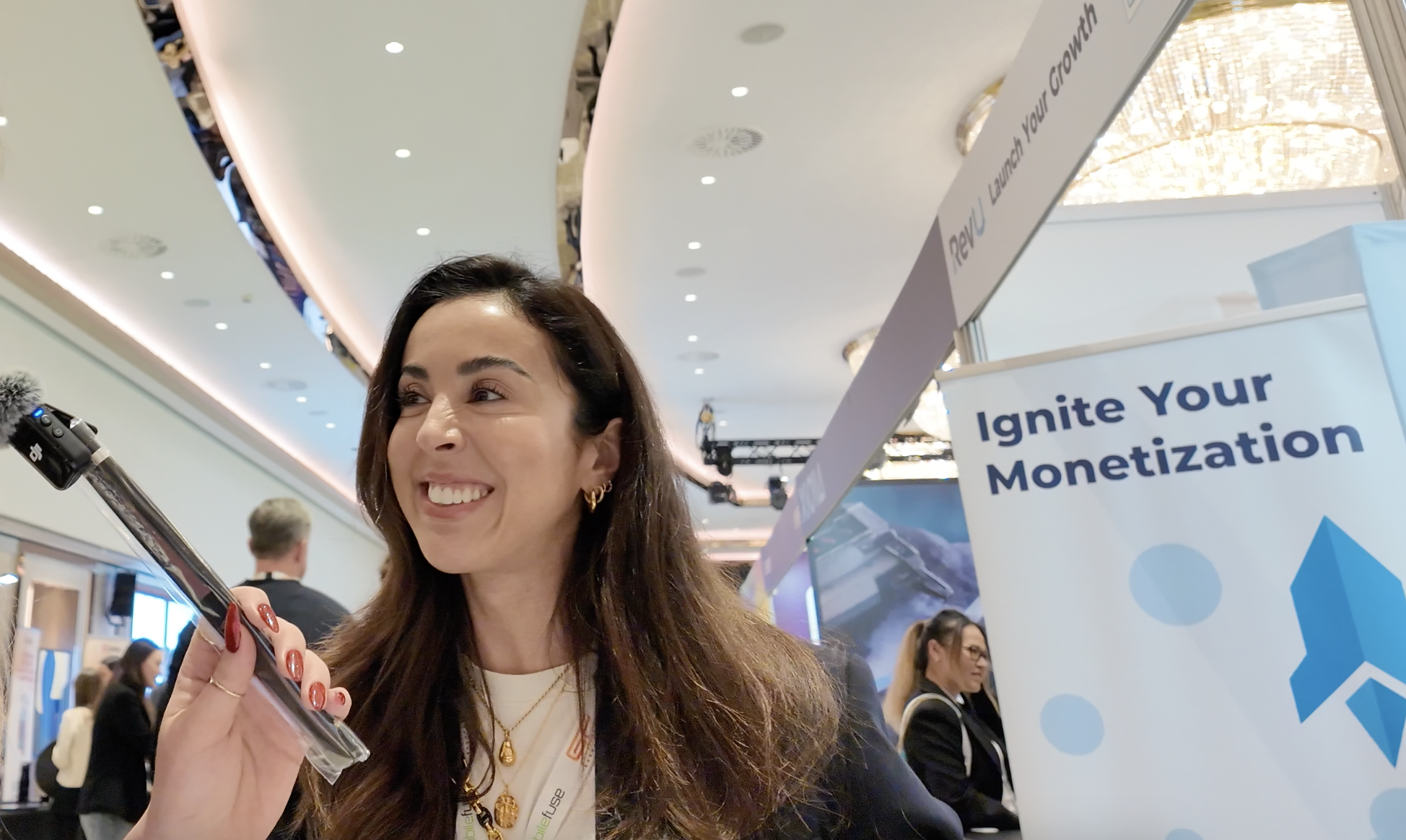 Meet Vera Manhoso 🇵🇹
→ Portuguese (you’ll never guess her accent correctly)
→ Living in London
→ Does Hyrox