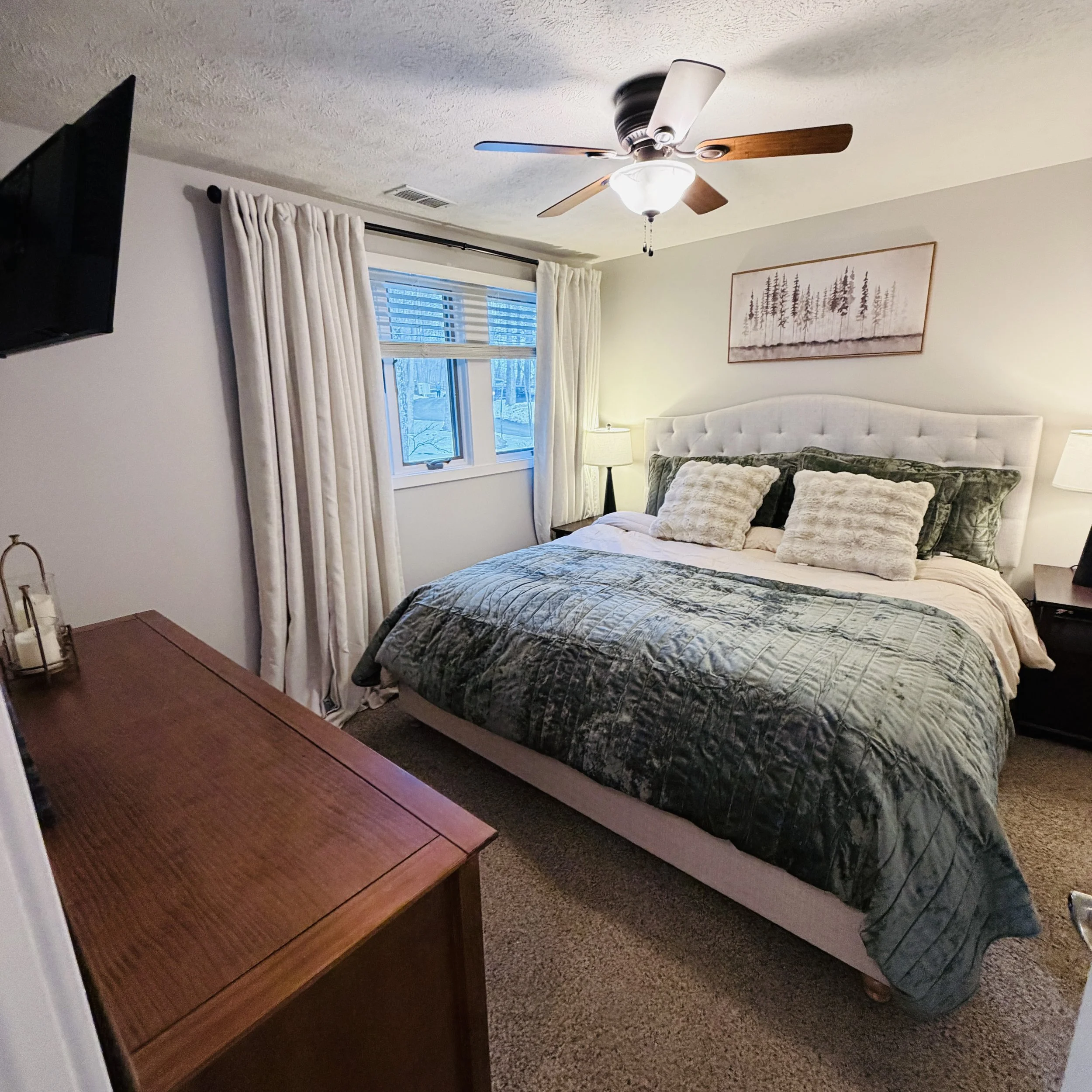 Three Ridges 05 Primary Bedroom