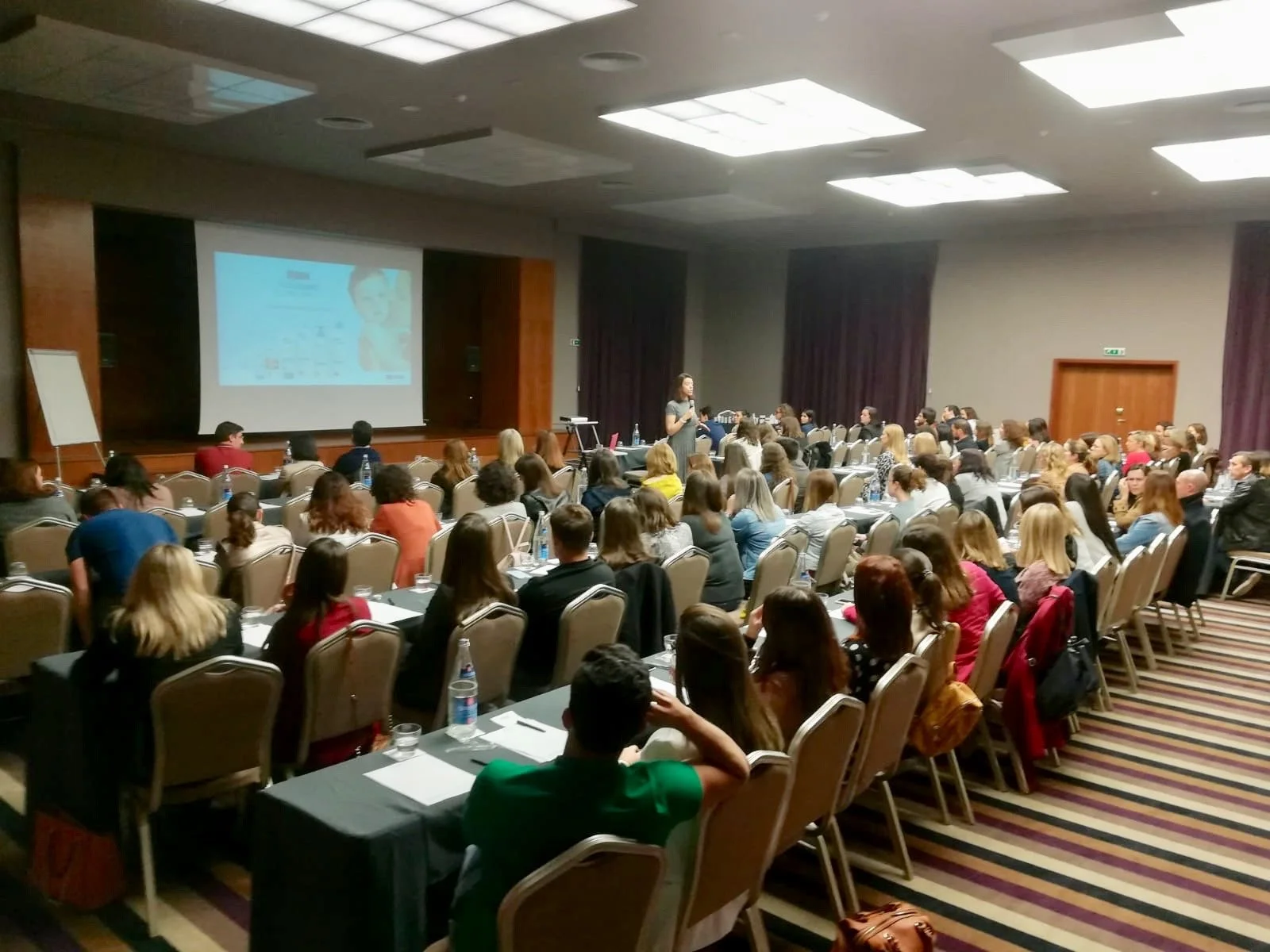 Psicóloga Sofia Almeida Barbosa em intervenção sobre saúde mental.