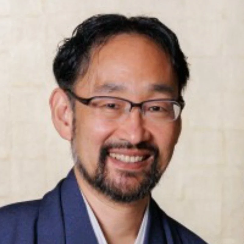 津田 慶氏