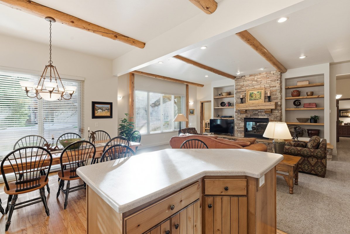 11 - 57 Oberland Court.jpg