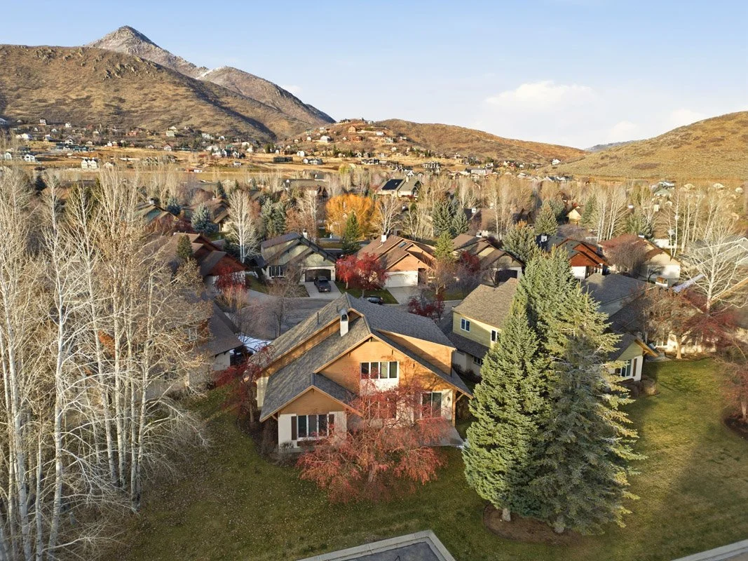 2 - 57 Oberland Court.jpg