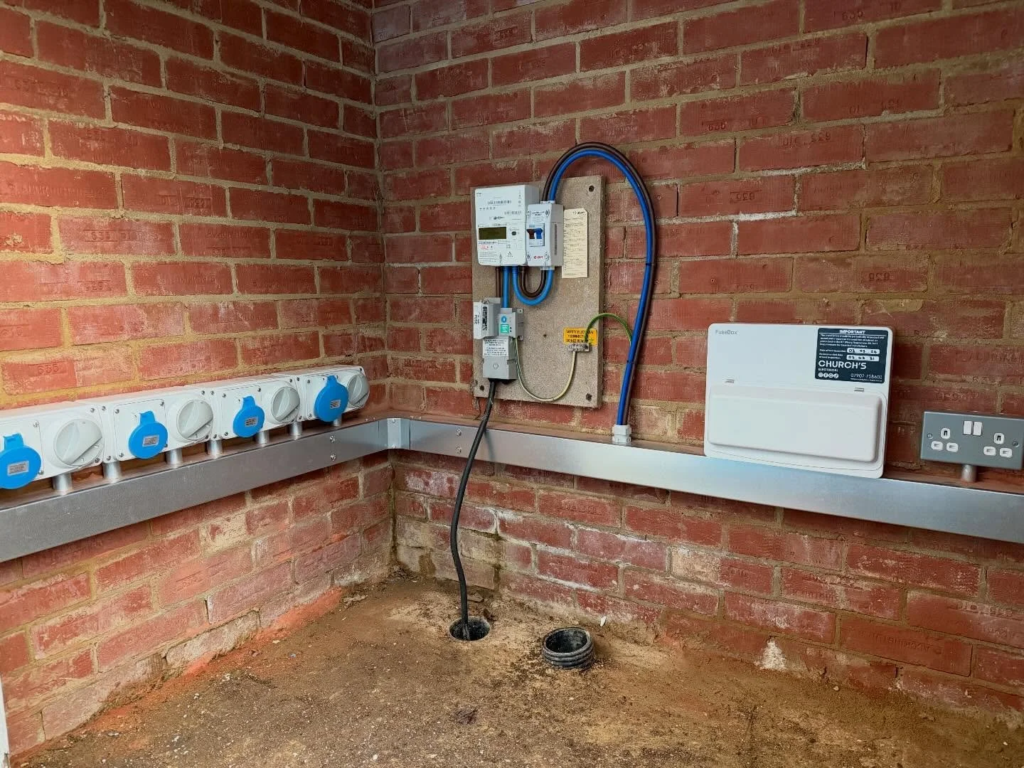 Every electrician&rsquo;s dream, a blank canvas to start! 

Fresh mains cupboard, fitted with 3 new 16A supplies and a 32A.

📞 07907 718601
📧 info@churchselectrical.co.uk
🖥️ www.churchselectrical.co.uk

#churchselectrical #electricalinstallations 