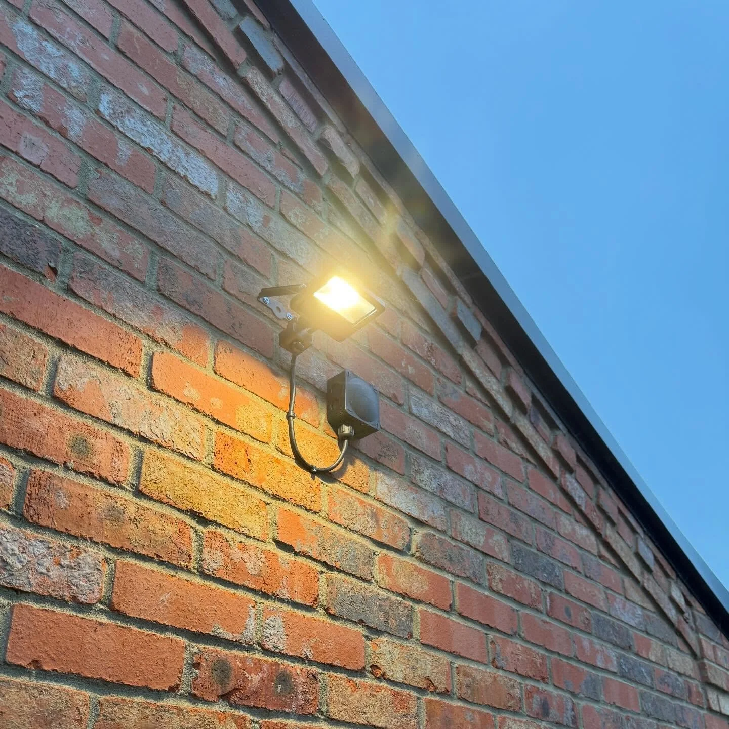 @collingwoodled 10W floodlight installed for added security.

📞 07907 718601
📧 info@churchselectrical.co.uk
🖥️ www.churchselectrical.co.uk

#churchselectrical #electricalinstallations #electrician
