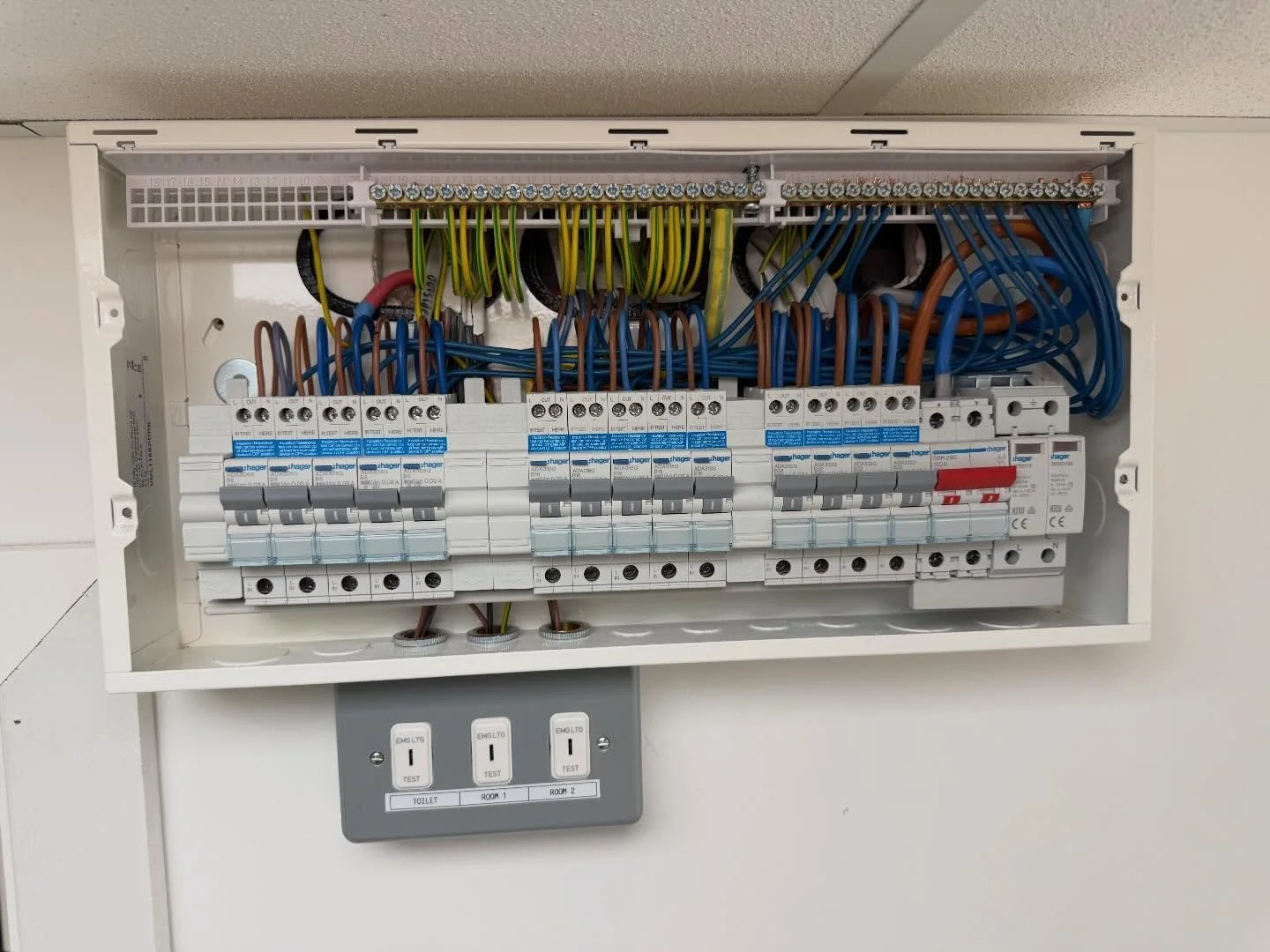 Clean board, happy client 👌

@hager_uk - how did we do?
PS: those RCBO fly leads could do with a bit more length 😅

📞 07907 718601
📧 info@churchselectrical.co.uk
🖥️ www.churchselectrical.co.uk

#churchselectrical #sparkylife #electrician