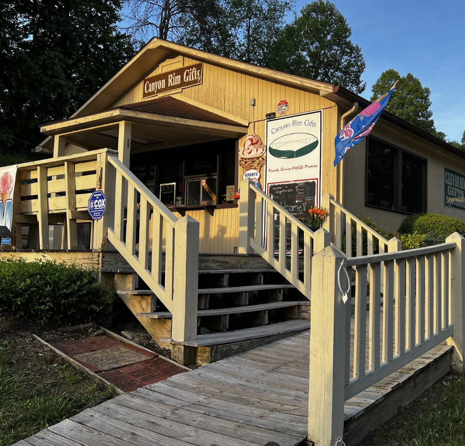 Canyon Rim Gifts.png
