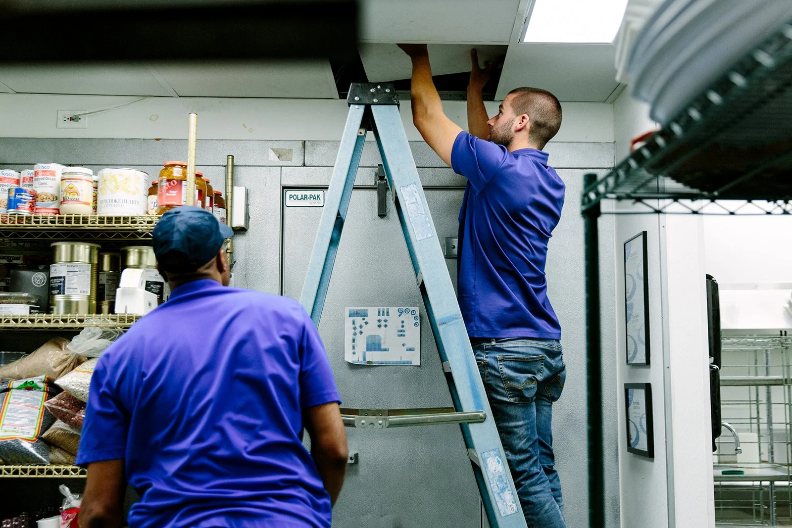 AIRCON provides 24/7 Emergency Repair Service to ensure your equipment is repaired quickly and your assets are protected