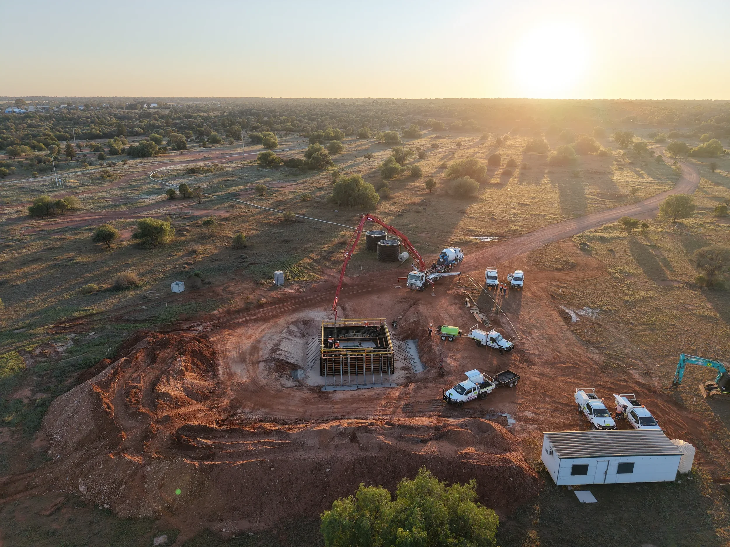 great-cobar-sunrise-raisebore-collar-concrete-pour-01.webp