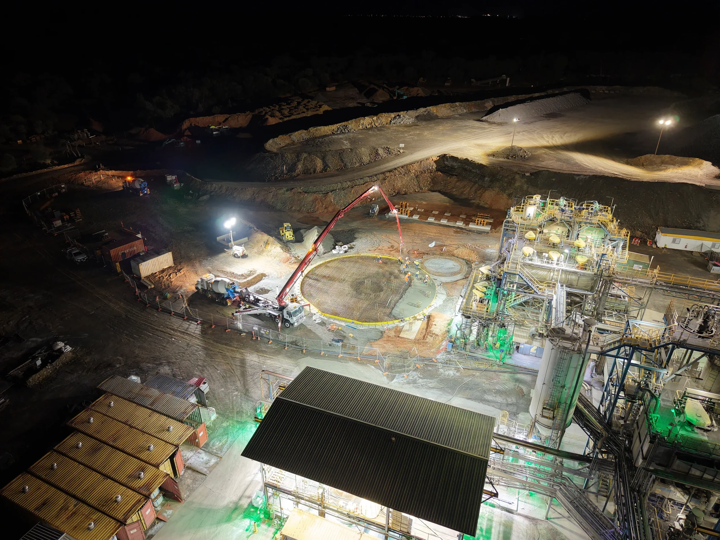 peak-optimisation-night-concrete-pour-tcu-foundation-03.webp