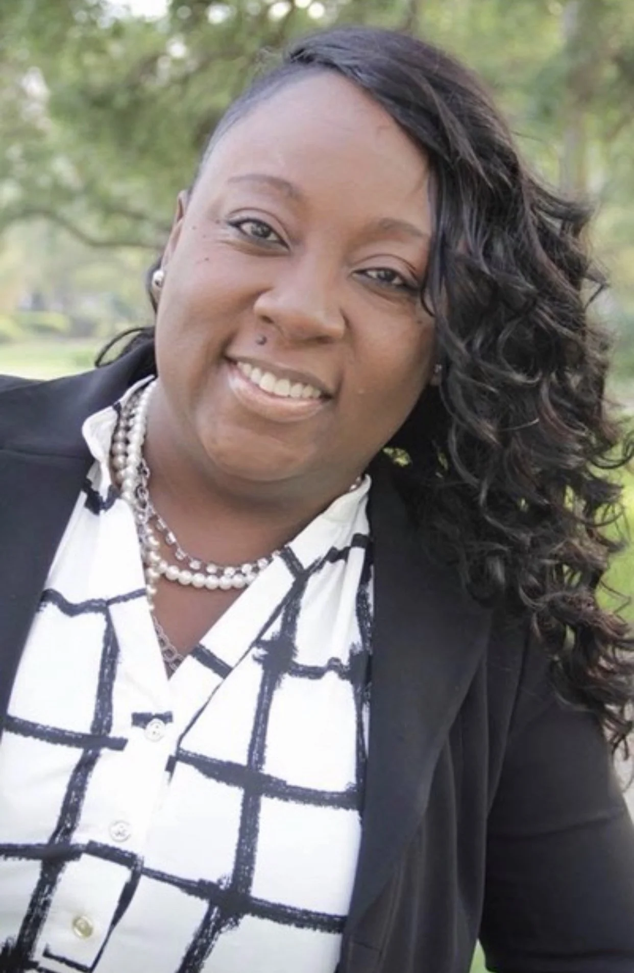 Kathy R. Smith, MSHRM is the Founder and President of Chandeliers for Christ, a youth mentoring nonprofit in the Tampa Bay area, and the visionary CEO of Chandelier Transformations – Coaching, Speaking & Writing.