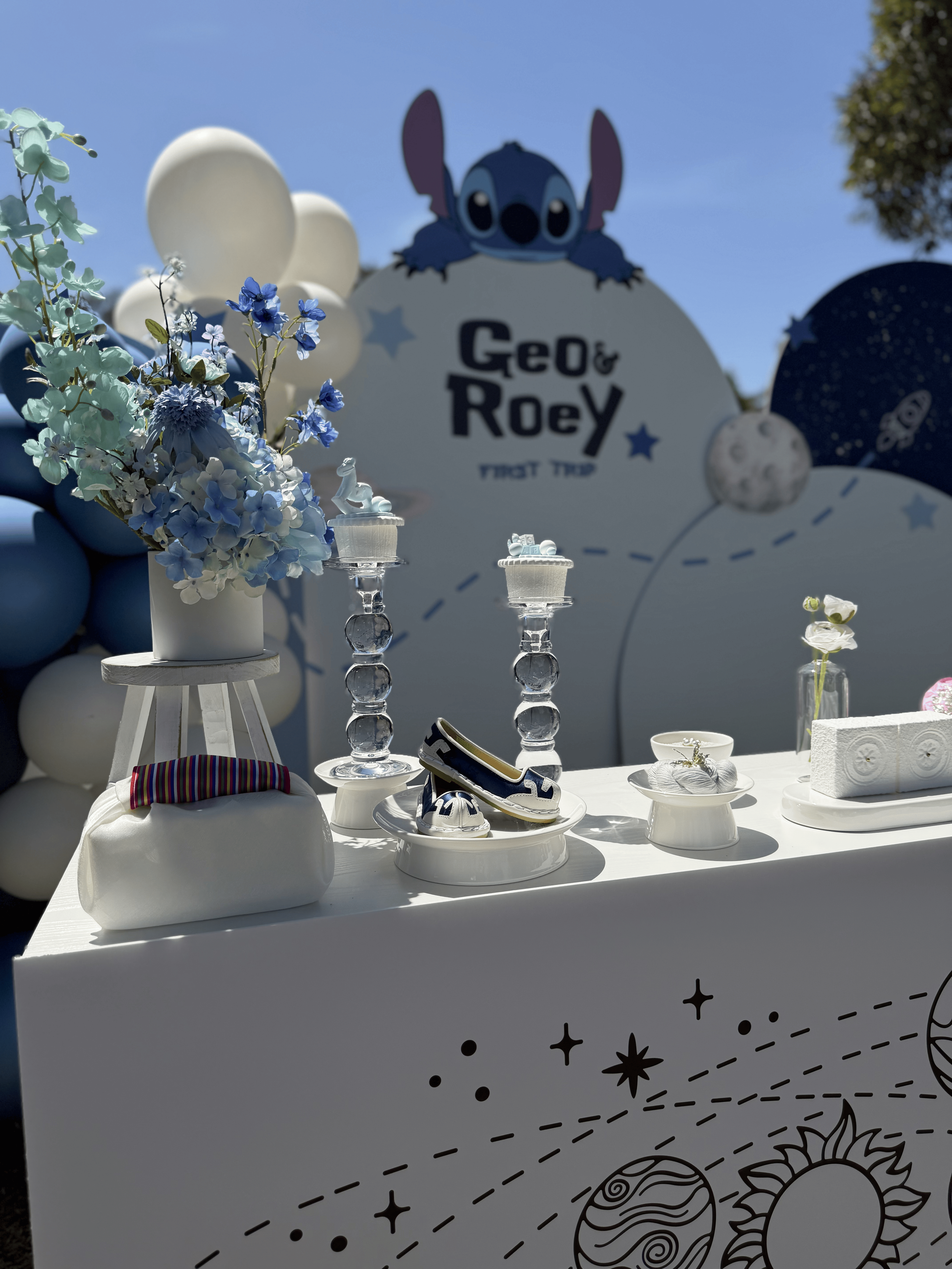 Stitch in the Universe themed first birthday ✨
LA dol table styling by MilkBaby
엘에이 돌잔치 / 洛杉矶周岁派对