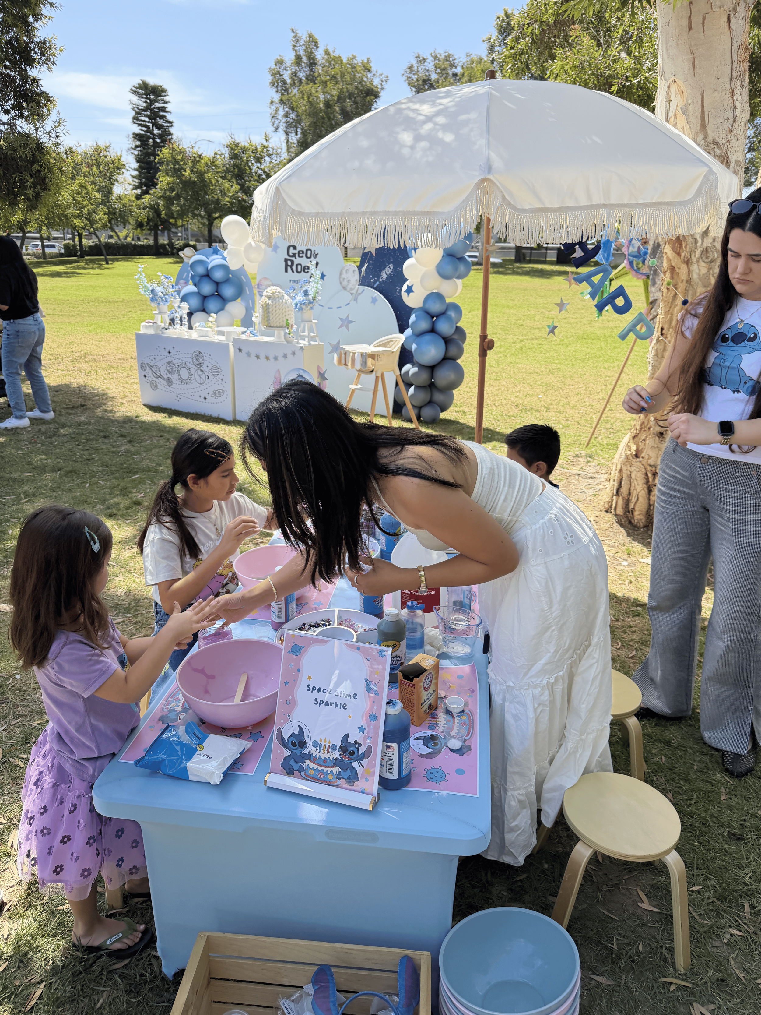 Layered backdrop creating a cosmic atmosphere
우주 컨셉 돌잔치
Orange County / 오씨 돌잔치