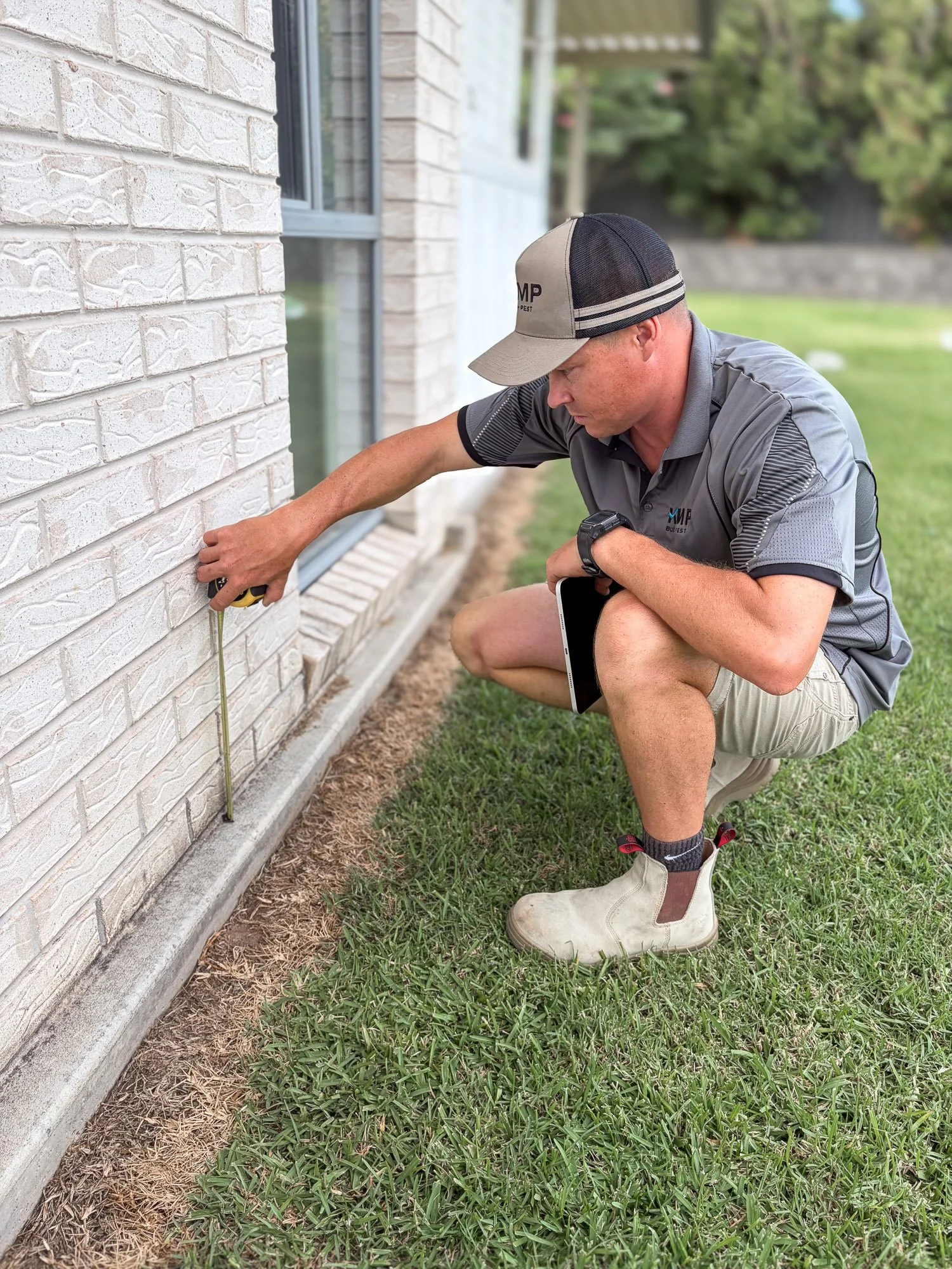 Sam-Kemp-Building-and-Pest-Measuring-Weep-Holes