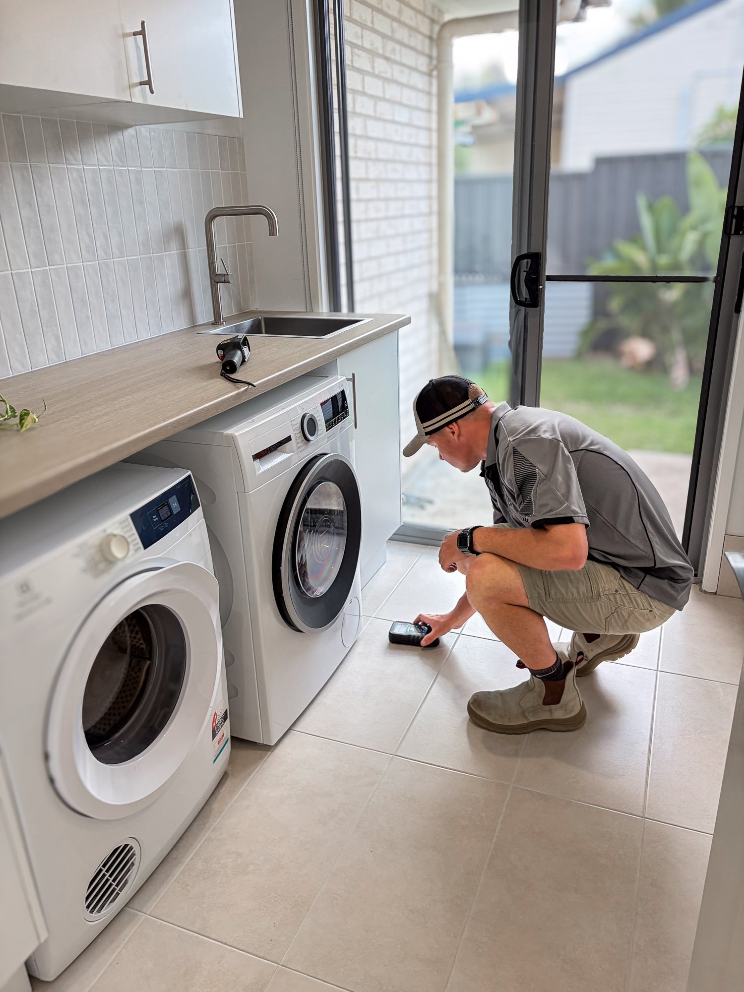 Sam-Kemp-Building-and-Pest-Laundry-Moisture-Reading
