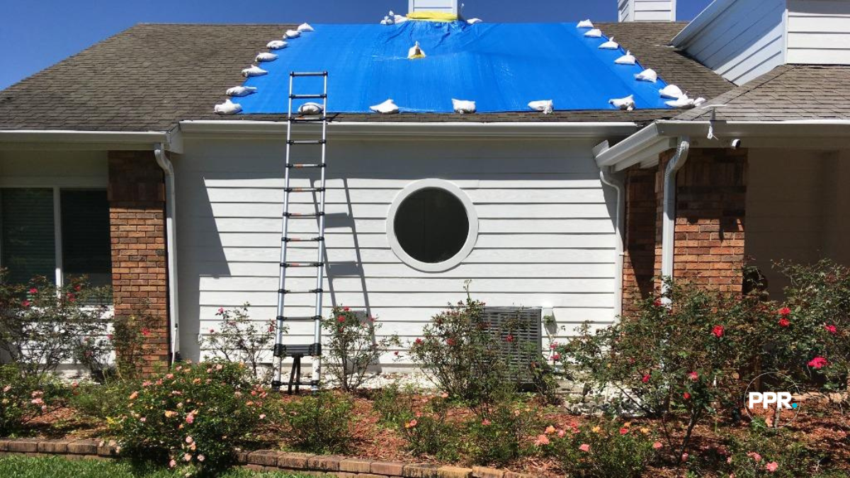emergency-roof-tarp.png