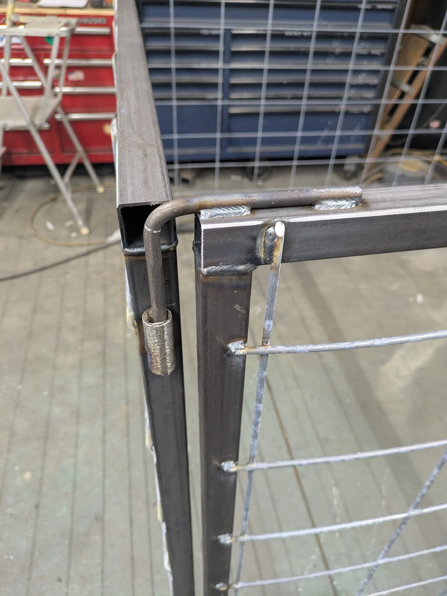 Connections for goat pens