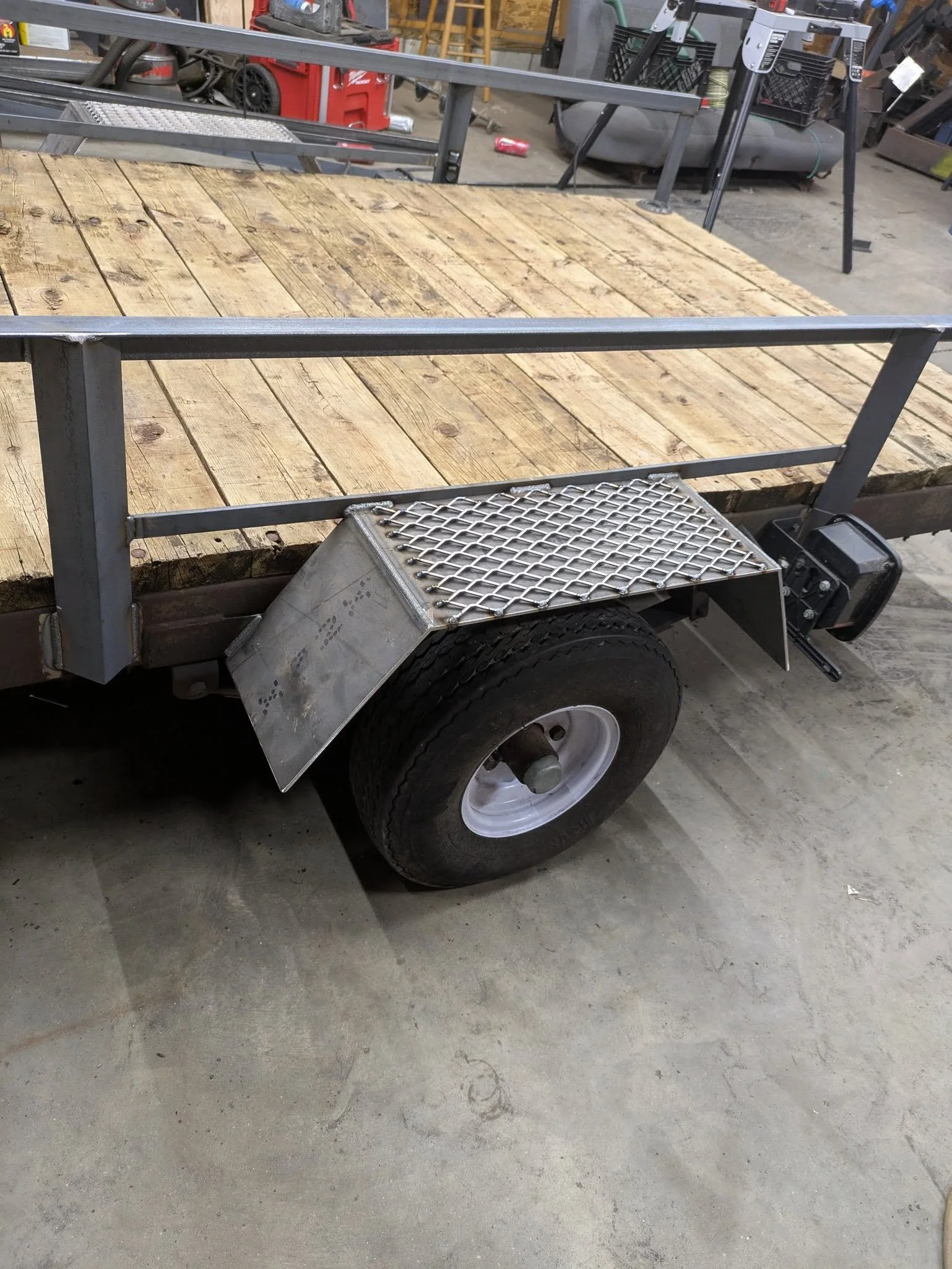 Walkable fenders with step grip & trailer sides