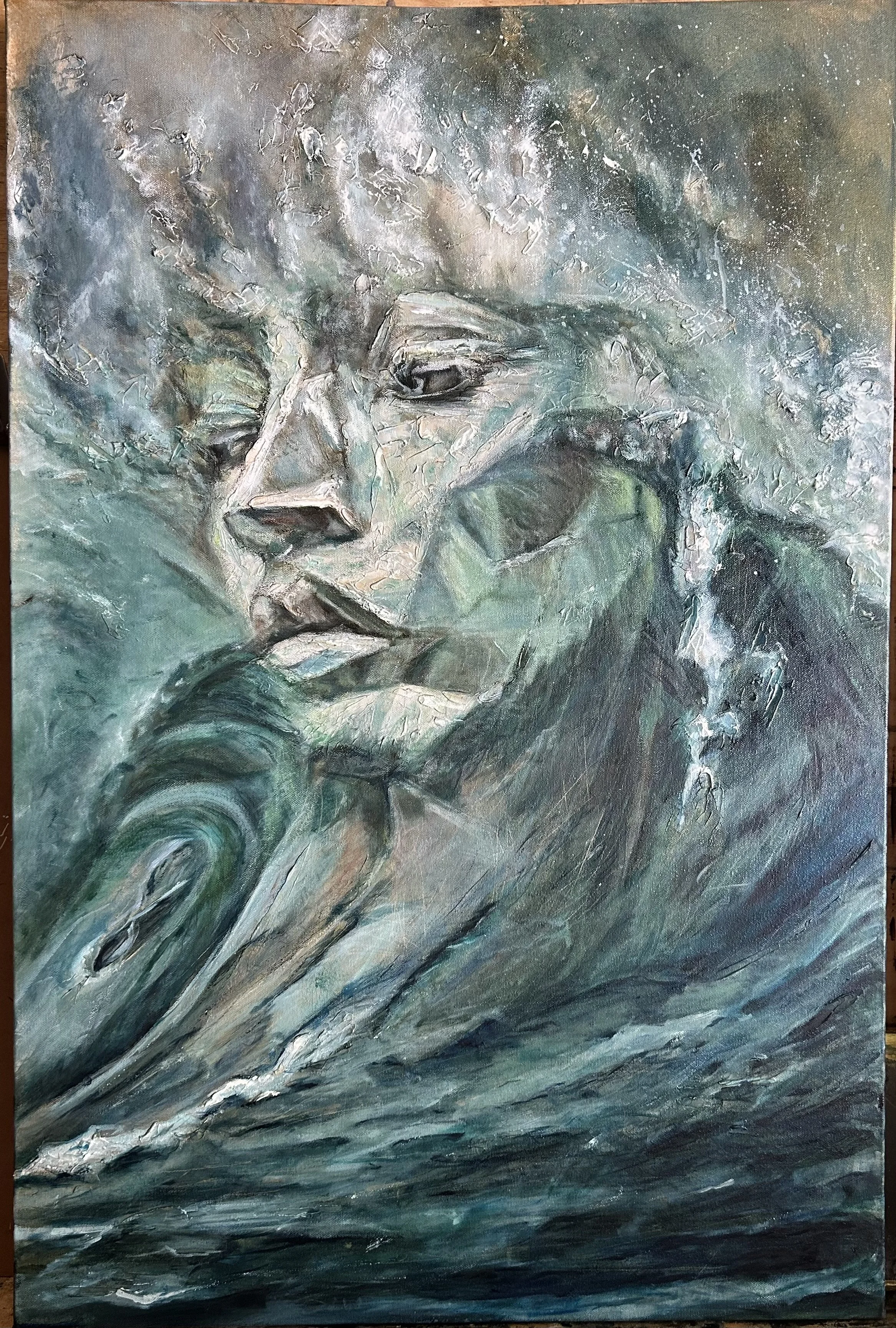 indoor statue out of wave.jpg