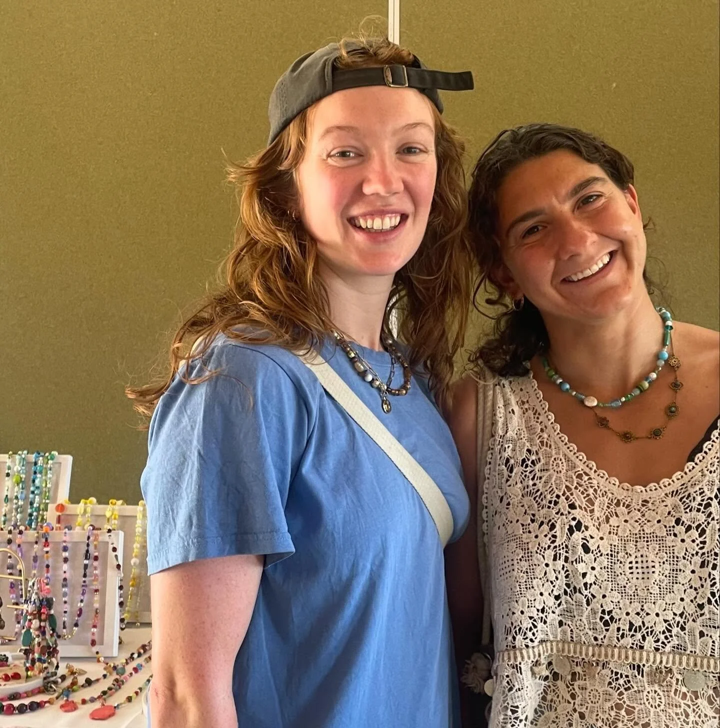 Happy shoppers @ceresbrunswick marke.
Mrs McPearl can be worn any age, any style, any vibe.
Fun to enjoy !