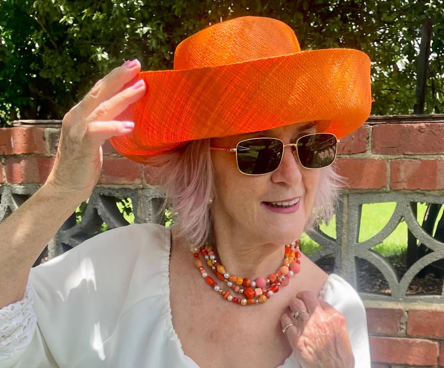 Some orange colour influence coming from somewhere ? 
Mrs McPearl always loving a hat. 

@kennedystudio_ 
@anna__fay