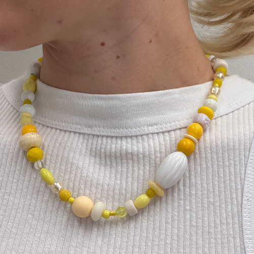Carnival Necklace Yellow Daisy 47
